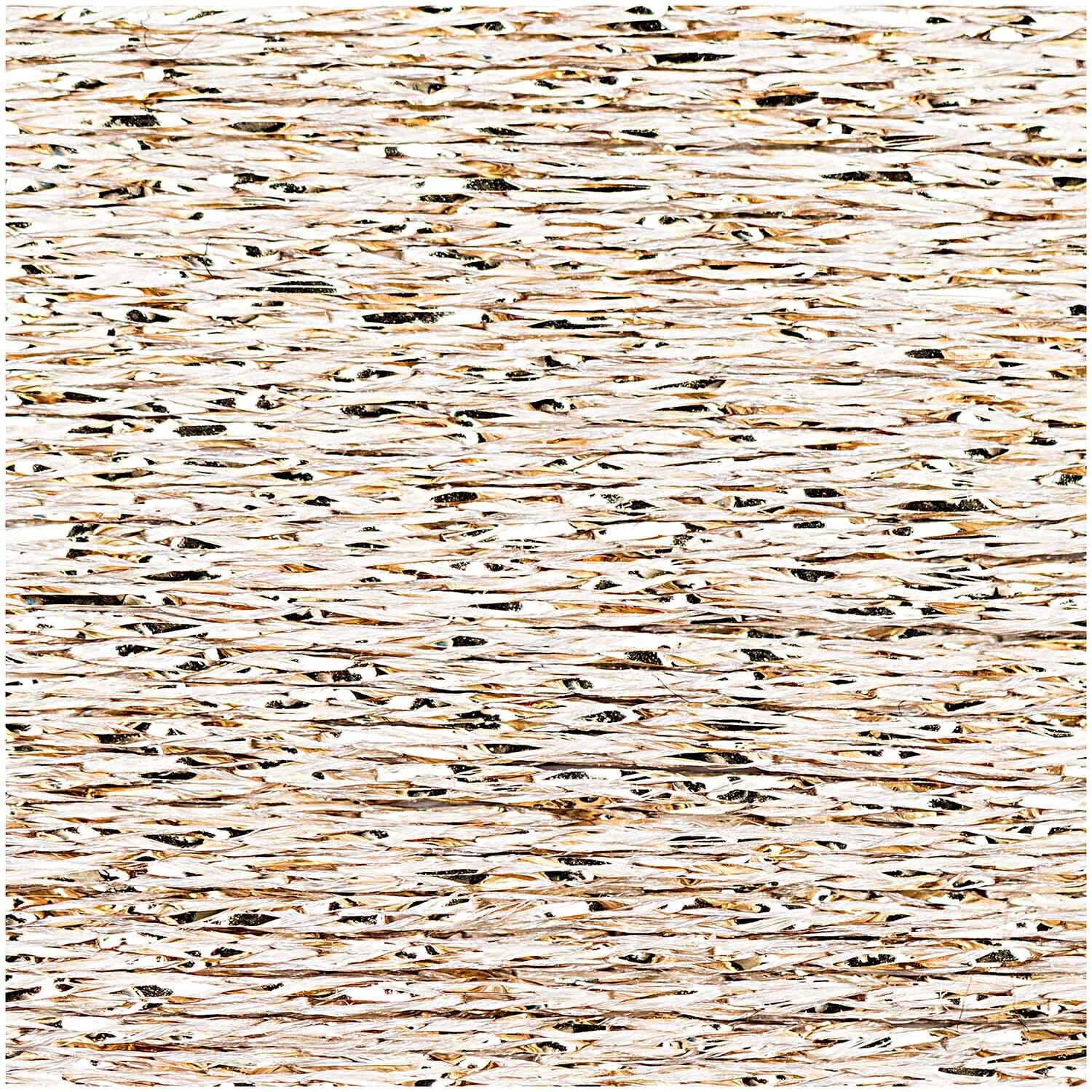 Sticktwist Metallic No. 20 50m zeigt glänzendes Effektgarn von Rico Design mit feiner, strukturierter Oberfläche für dekorative Stickereien und Handarbeitsprojekte