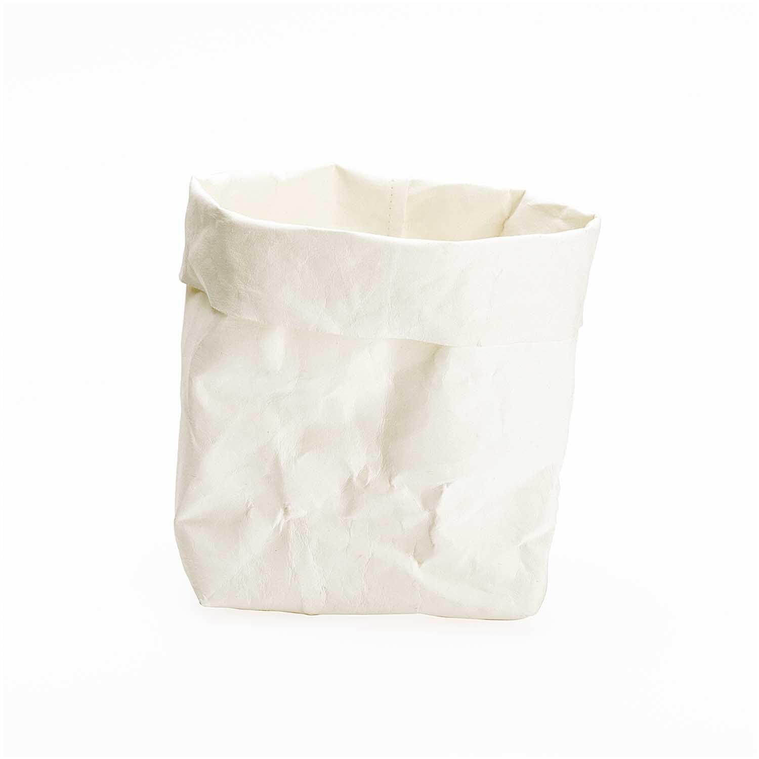 Washable Paper von Rico Design: Ein weißer, waschbarer Papierbeutel mit leicht zerknitterter Oberfläche. Ideal für kreative Projekte.