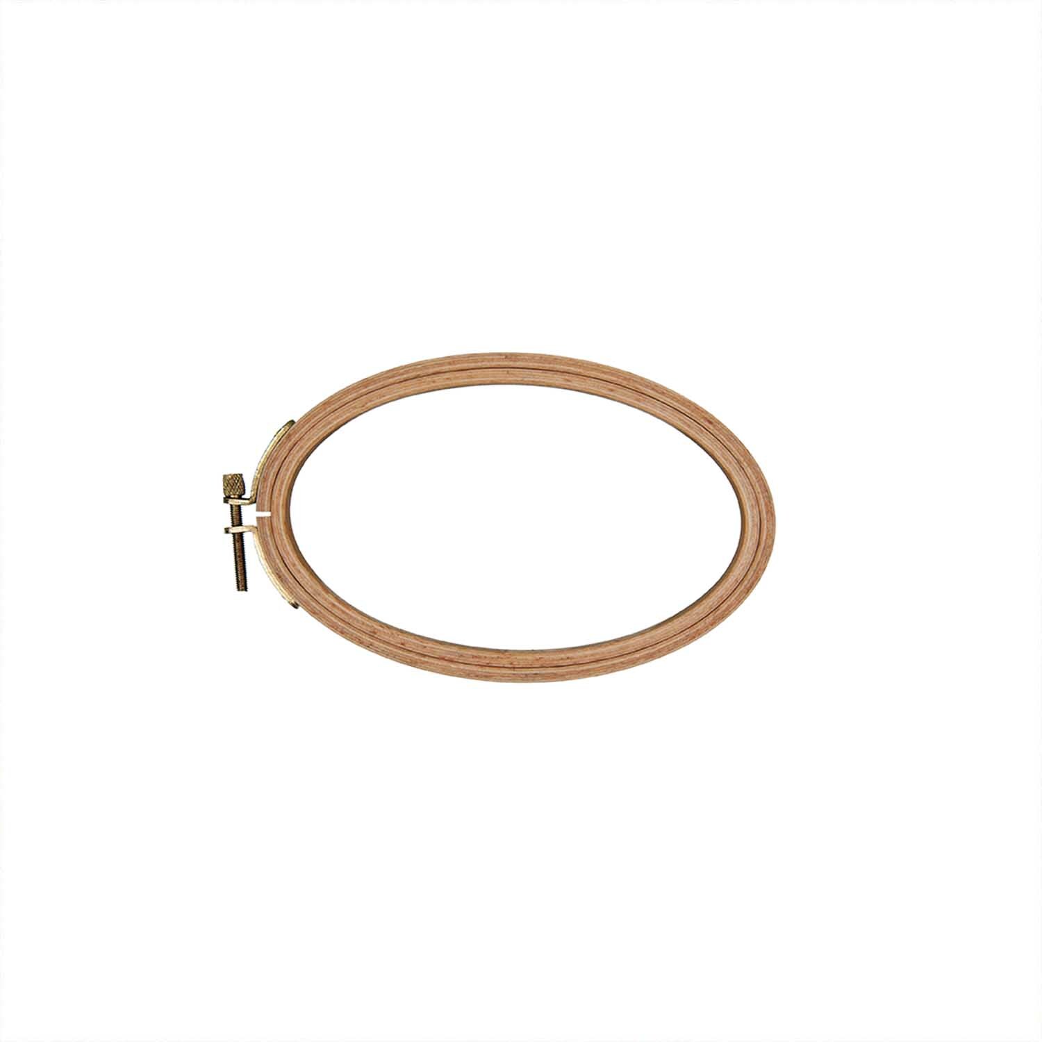 Stickring oval 10x16cm von Rico Design aus Holz. Ideal für Stickarbeiten, zeigt einen natürlichen Farbton.