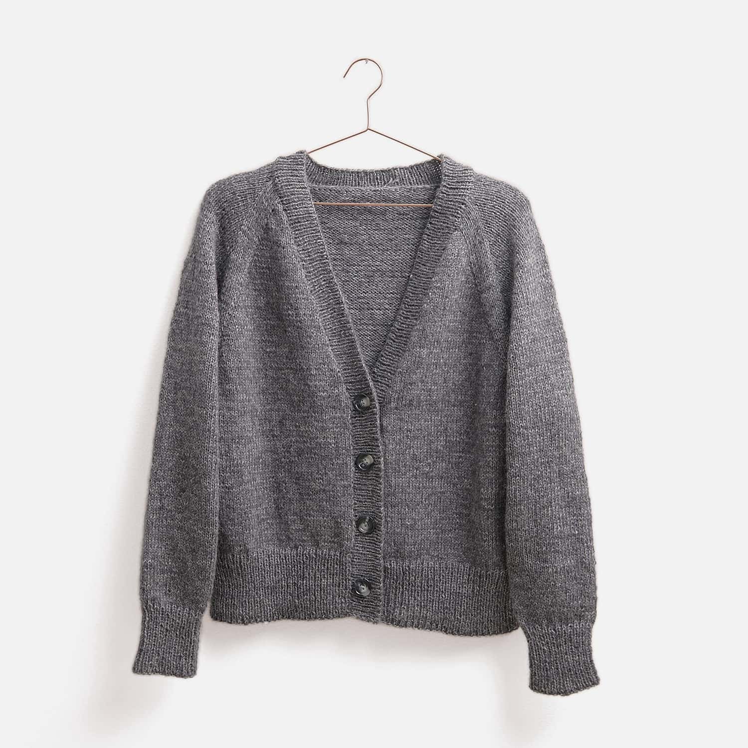 Gestrickter Cardigan: Modell 05 aus dem Heft Top Down Knitting Special 2