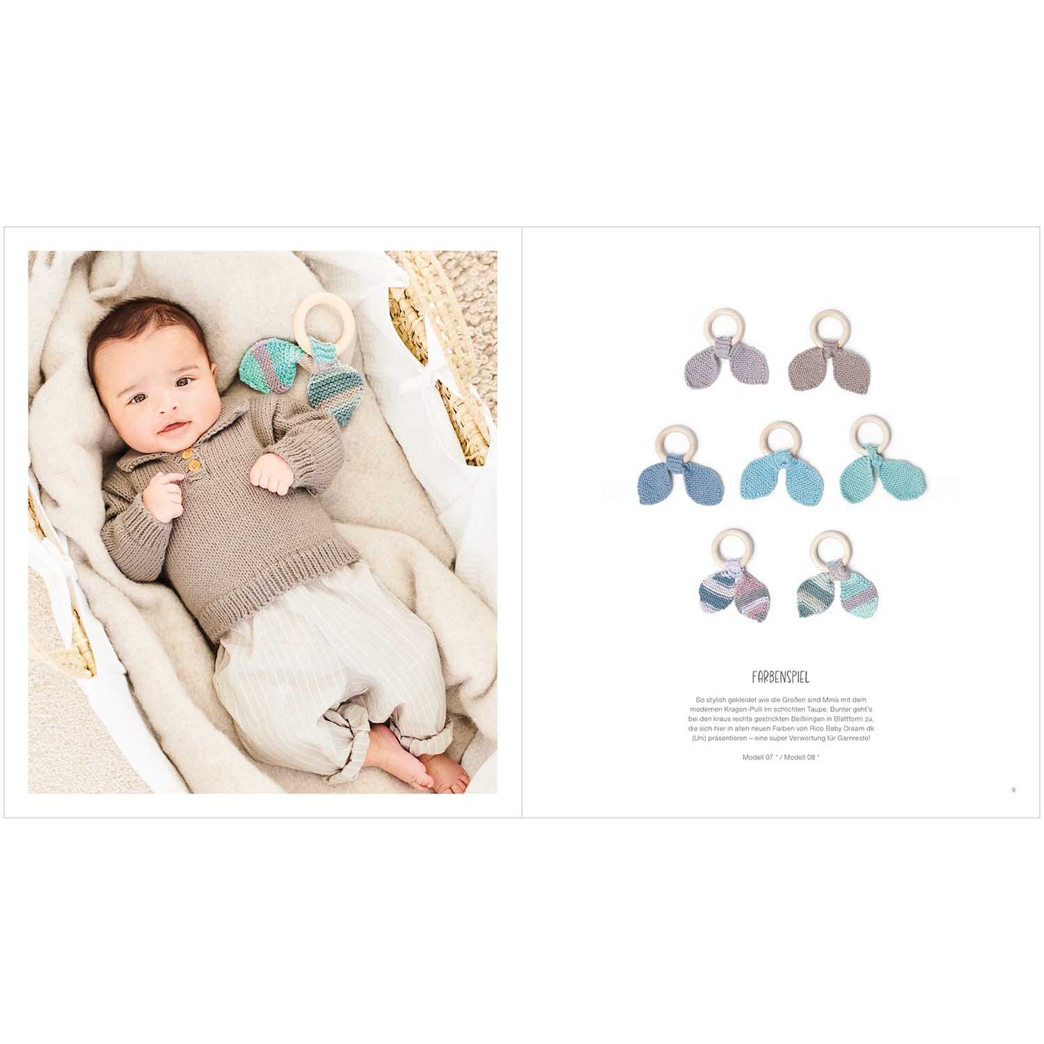 Rico Baby Heft Nr.38 zeigt ein Baby in einem beigen Strickoutfit mit buntem Spielzeug.