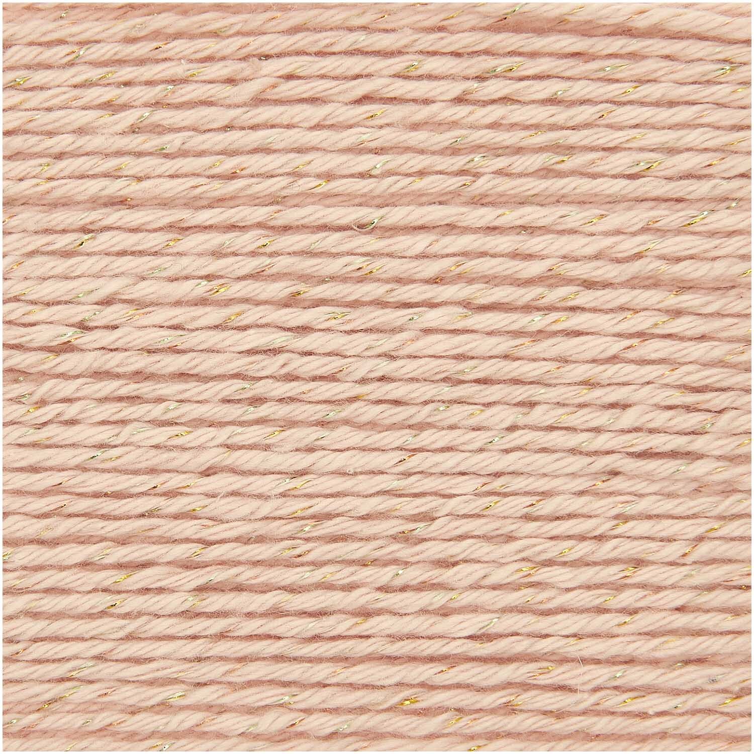 Ricorumi Twinkly Twinkly dk von Rico Design in zartem Puder, 25g Garn mit feinem Glanz.
