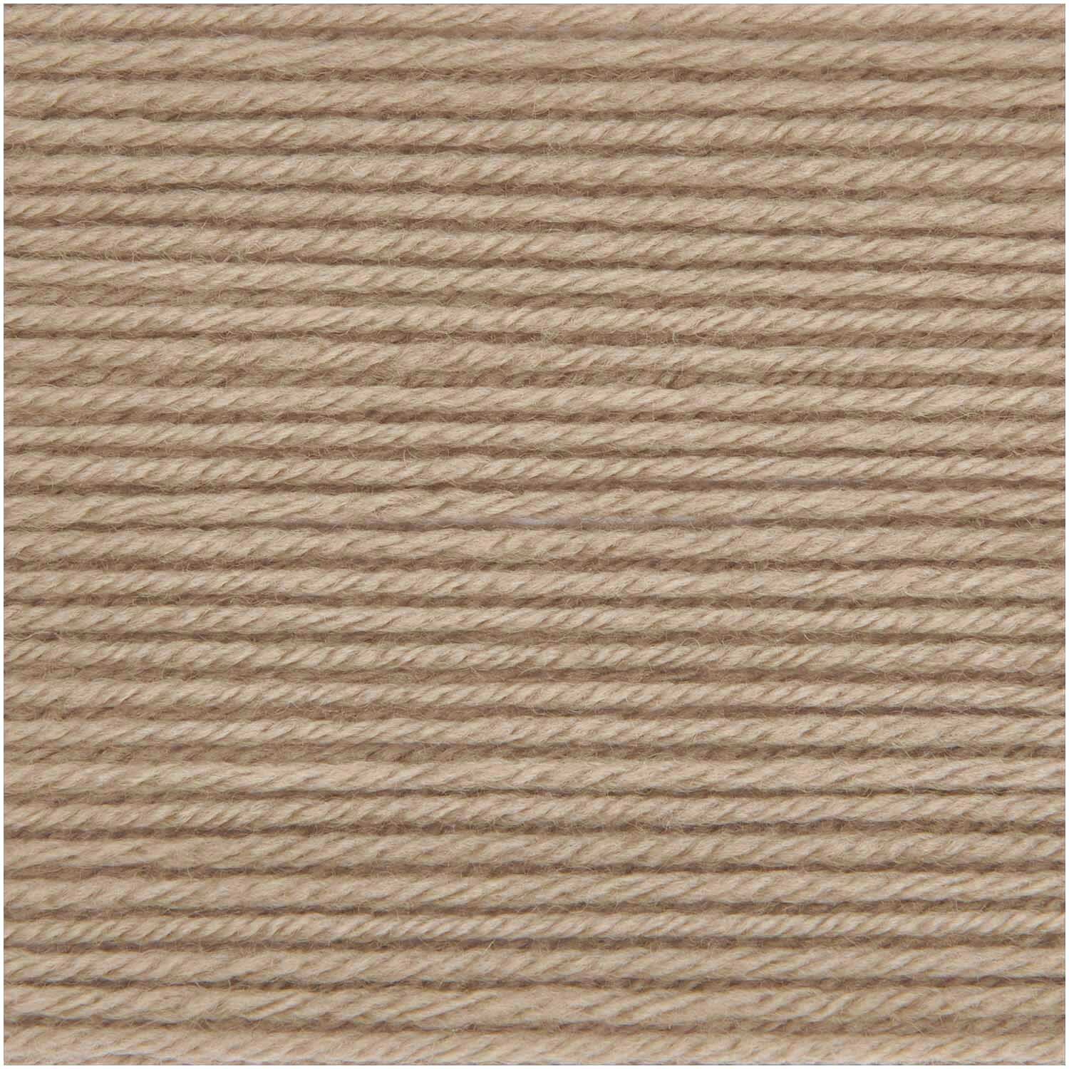 Baby Merino Wolle von Rico Design in Beige, 25g Knäuel mit 100m Länge, ideal für Strickprojekte.