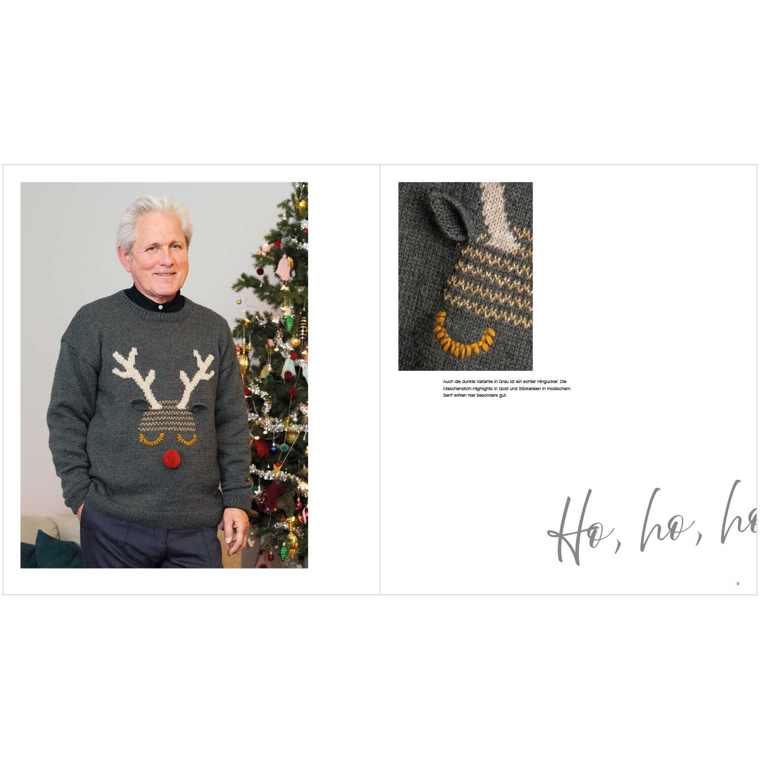 Christmas Jumper: Älterer Mann trägt grauen Pullover mit Rentiermotiv vor einem geschmückten Weihnachtsbaum.