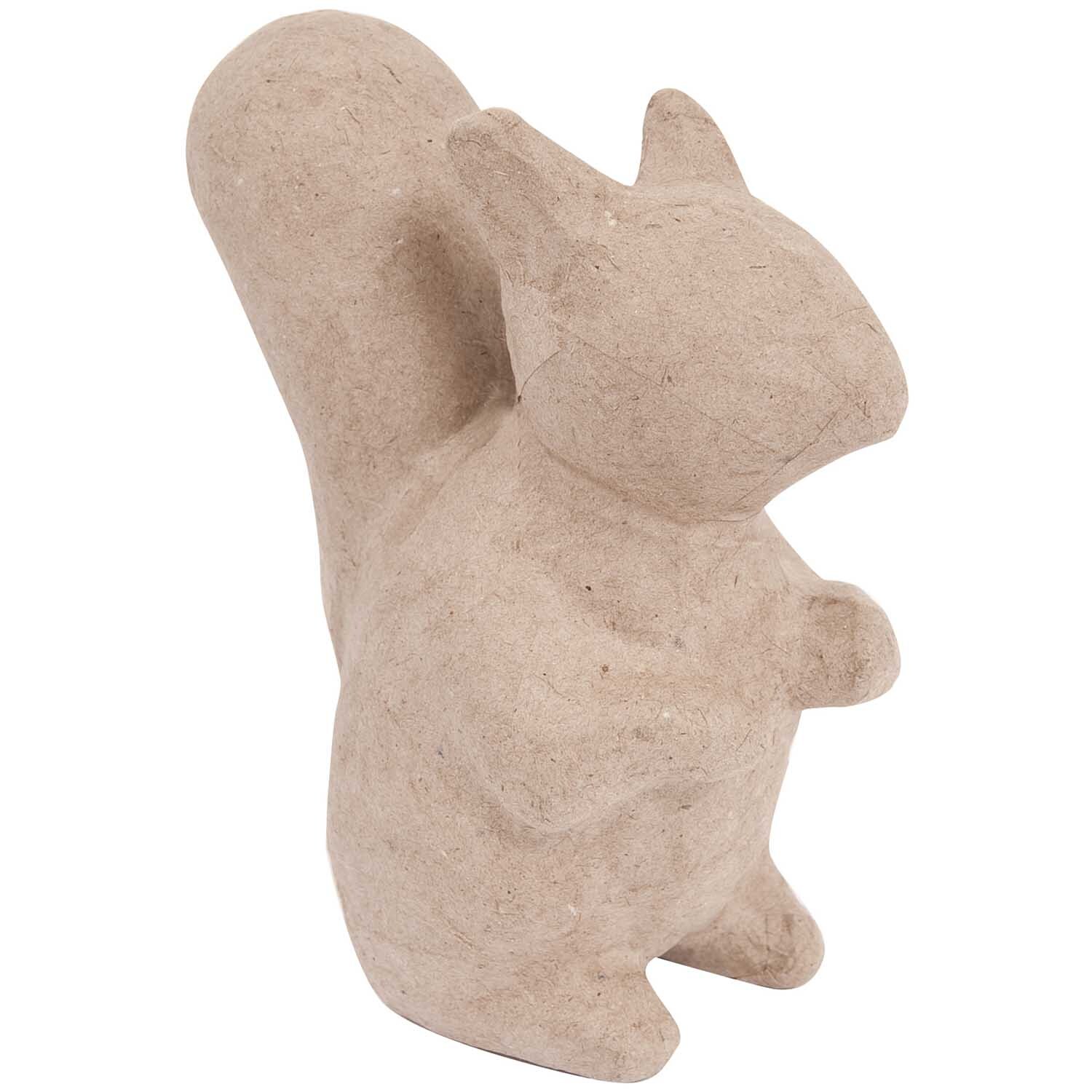 Pappmaché Eichhörnchen von Rico Design, naturfarben, stehend mit erhobenem Schwanz, ideal für kreative Bastelprojekte.