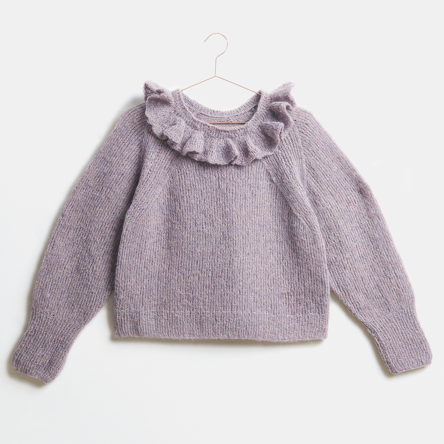 Strickanleitung Pullover mit Volant-Kragen aus Fashion Skinny Alpaca aran, fliederfarben.