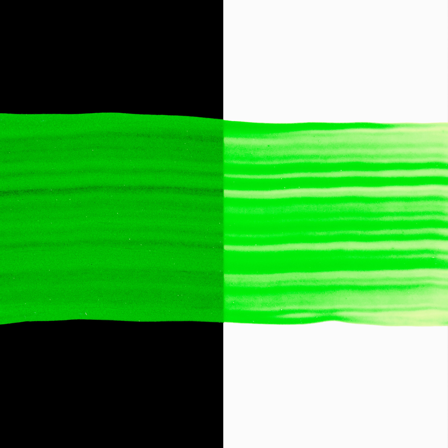 Home Acrylic: Neongrüne Acrylfarbe von Rico Design auf schwarzem und weißem Hintergrund.