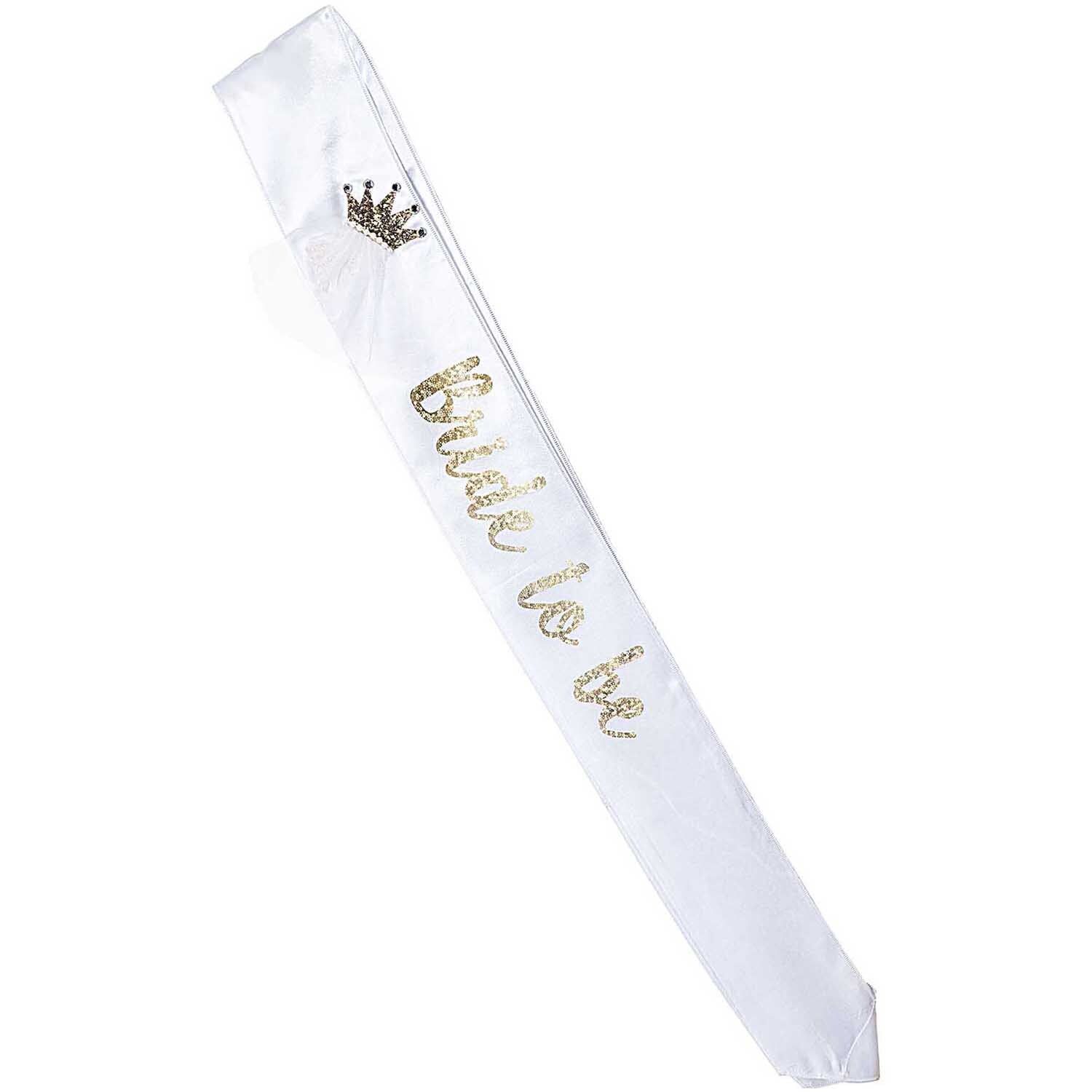Schärpe Bride to be von Rico Design in Weiß mit goldener Schrift und Krone, ideal für Junggesellinnenabschiede.