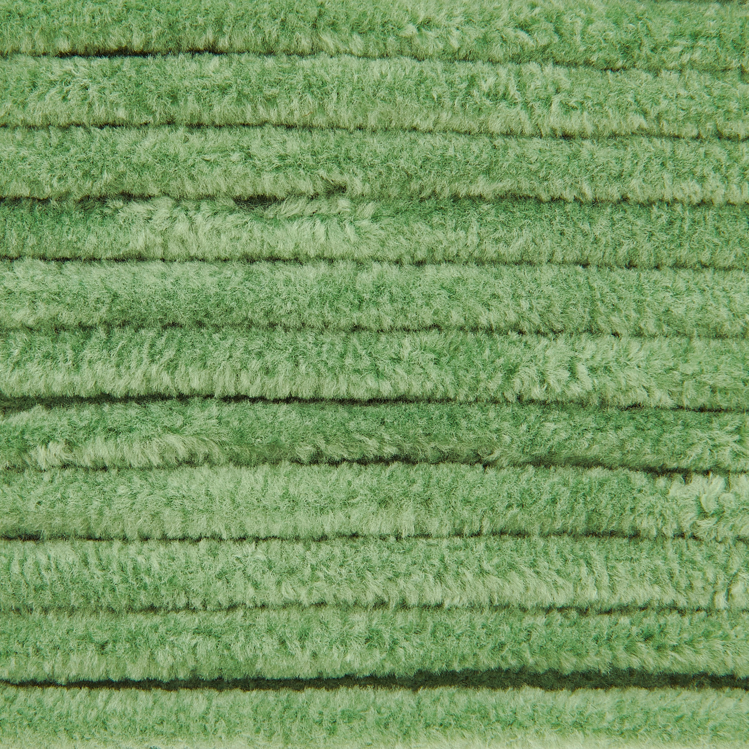 Creative Chenillove von Rico Design: Weiches, grünes Chenille-Garn, ideal für Strickprojekte.