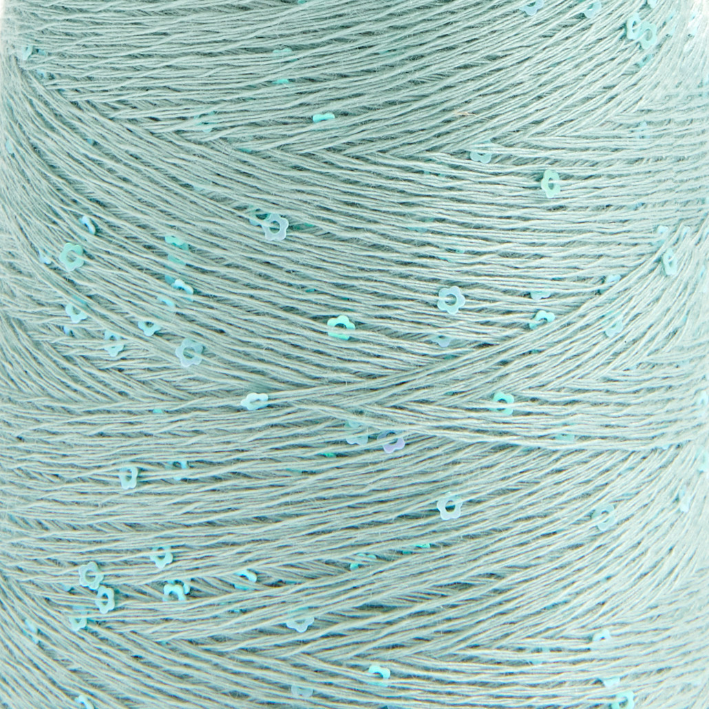 Creative Make It Blümchen: Garnrolle in Patina von Rico Design, 25g 375m, mit zarten Blümchenakzenten.