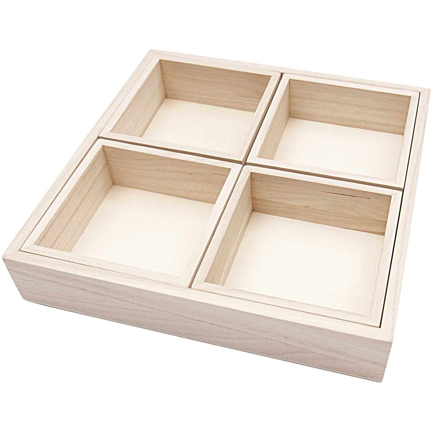 Setzkasten mit vier Fächern von Rico Design, aus hellem Holz, ideal zur Aufbewahrung kleiner Gegenstände.