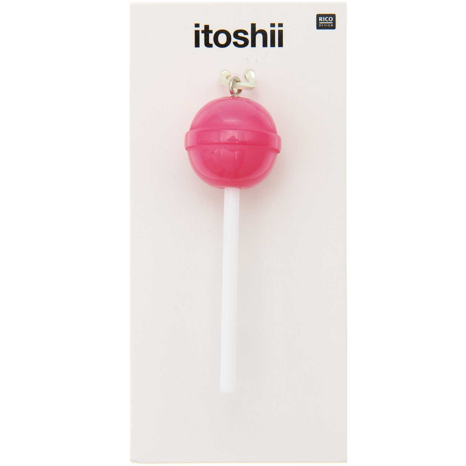 itoshii Lolli Anhänger in Pink von Rico Design, dargestellt auf einer Verpackung. Ideal für kreative Projekte.