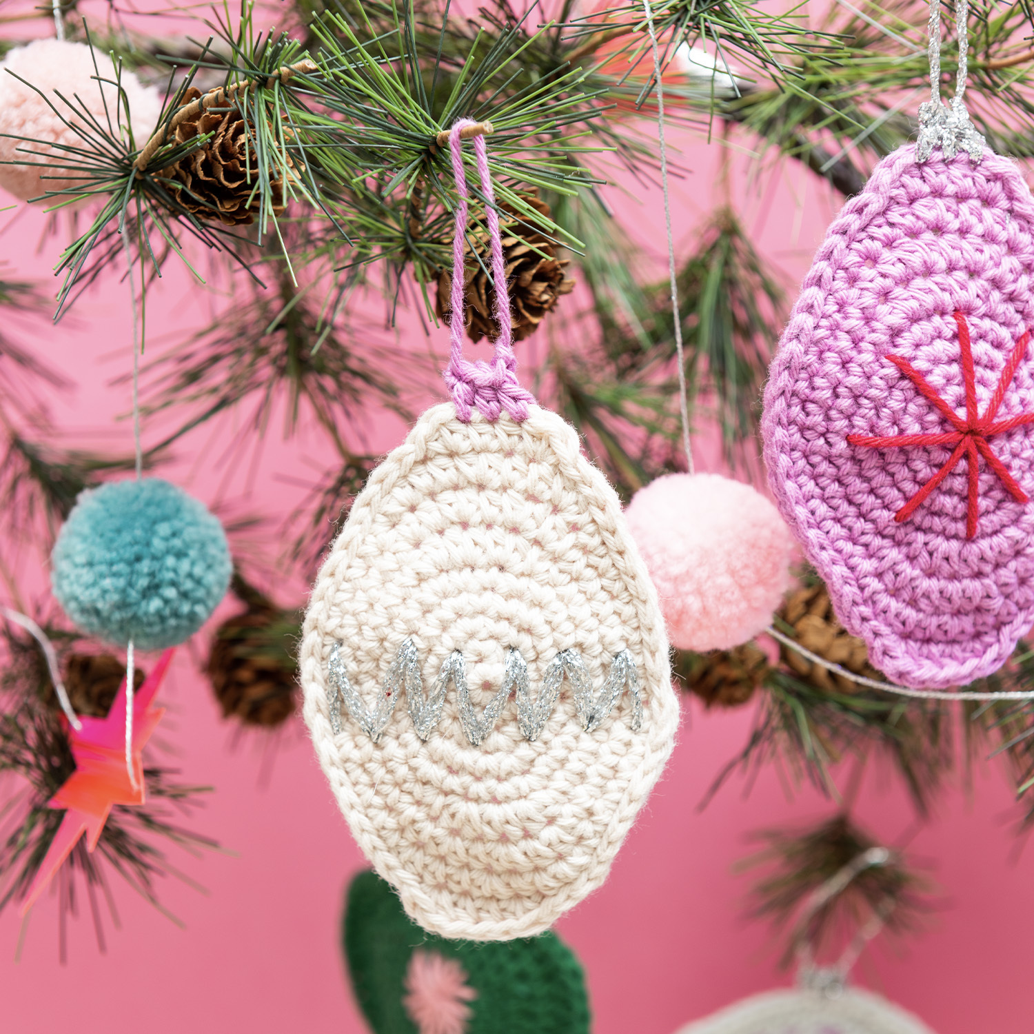 Häkelanleitung Ricorumi Christmas-Anhänger von Rico Design