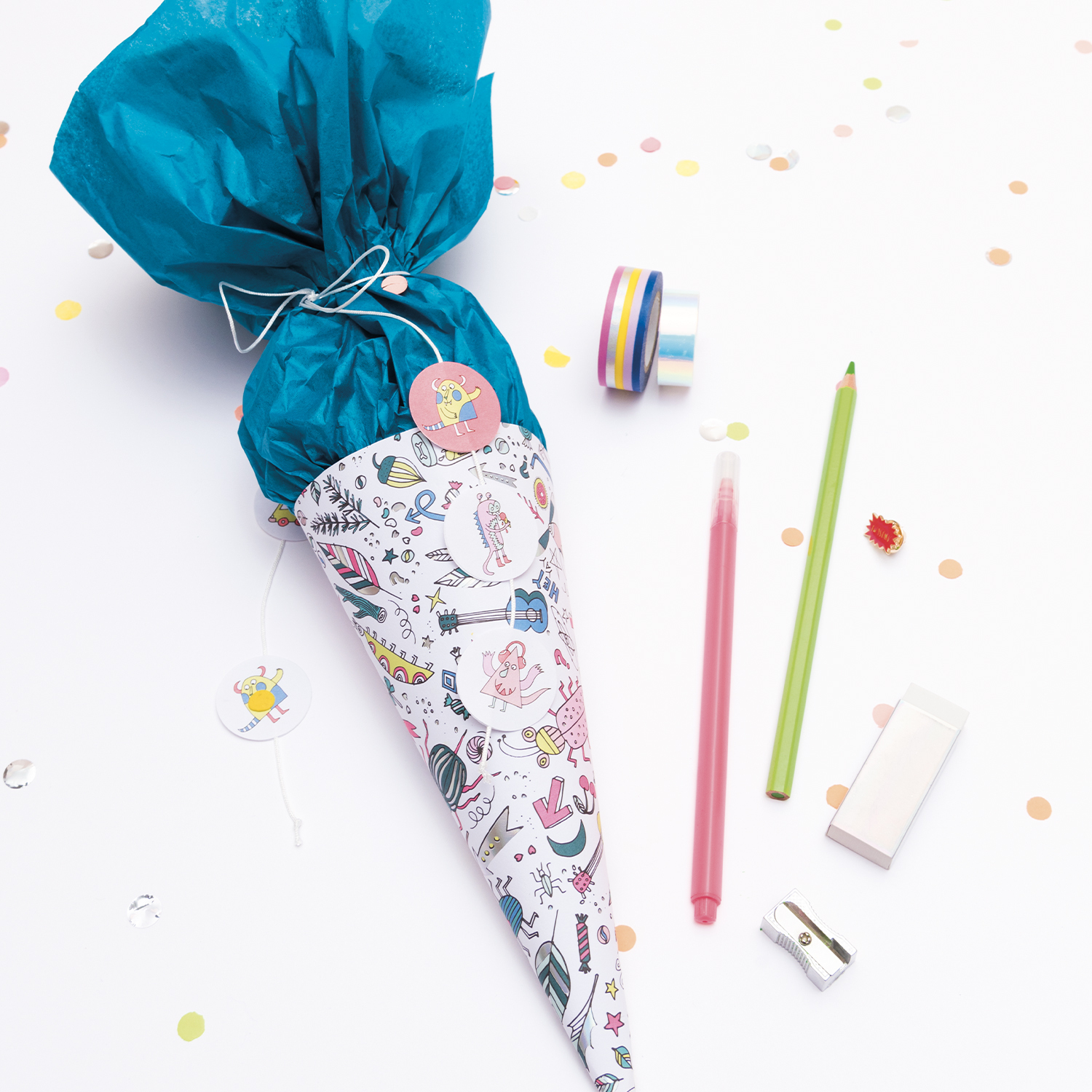 Bastelanleitung Mini-Schultüten aus Motivpapier von Rico Design