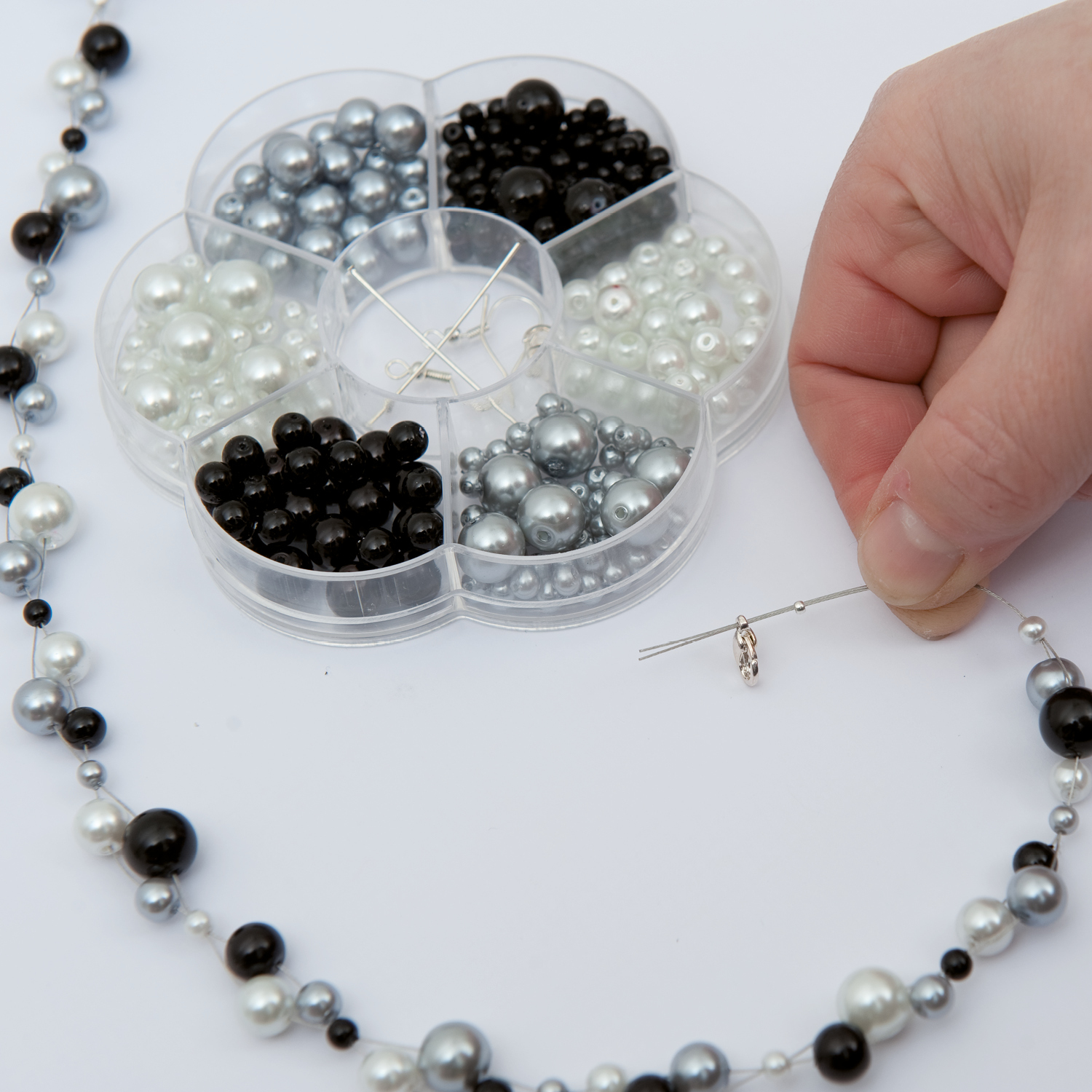 Anleitung Renaissance Perlenset Kette basteln von Rico Design
