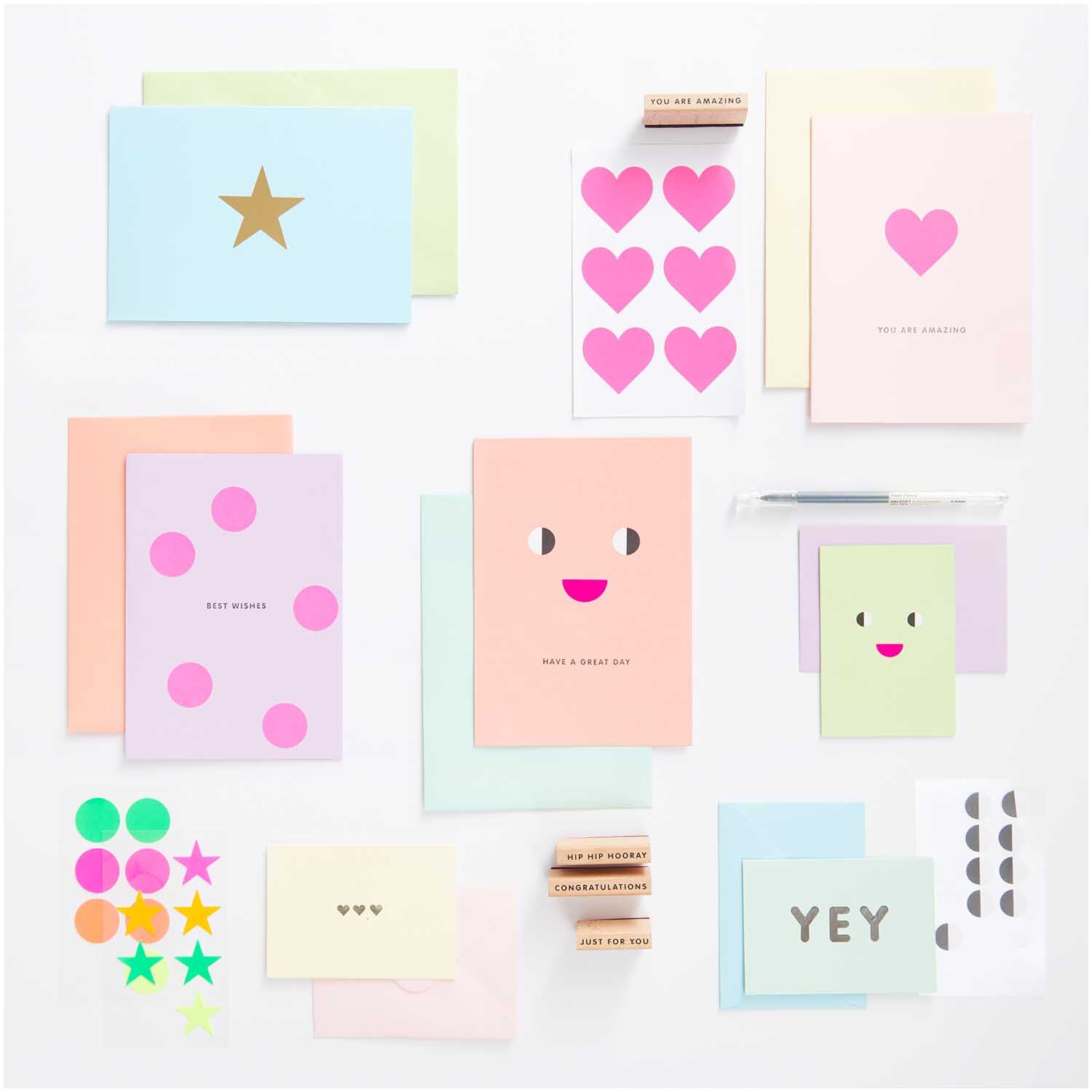 Paper Poetry Kartenset Rainbow pastell B6, 28-teilig, mit bunten Karten und Stickern in fröhlichen Designs, ideal für kreative Grußkarten.