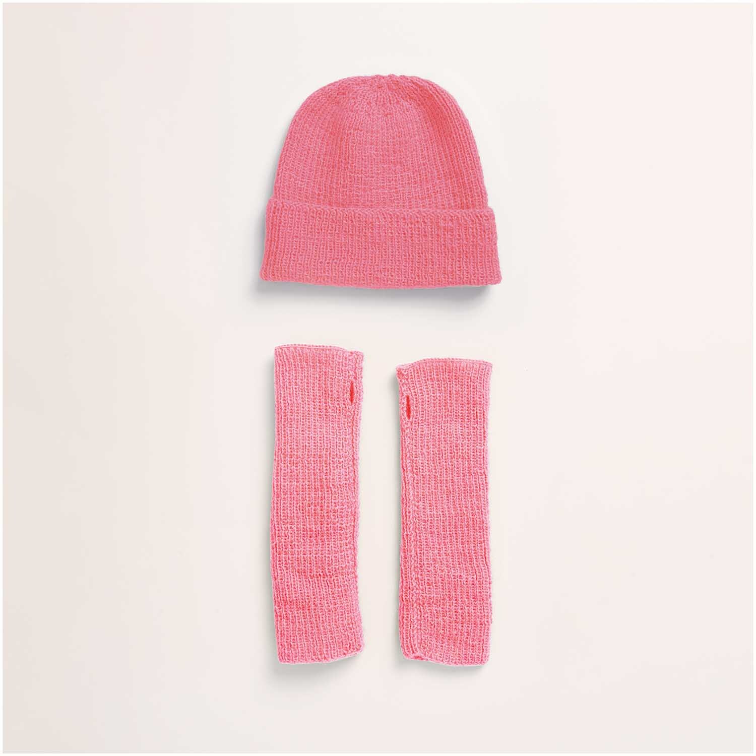 Socks Neon 4-fädig: Strickmütze und Armstulpen in leuchtendem Rot von Rico Design, ideal für kalte Tage.