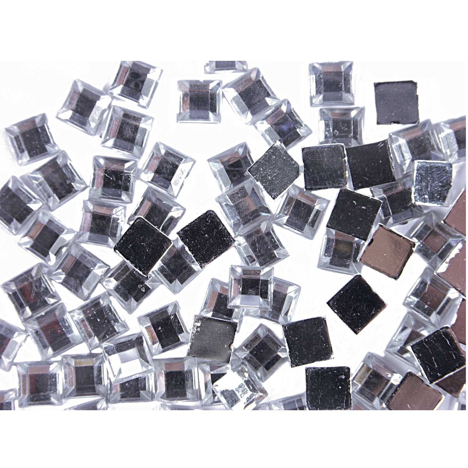 Strass Quadrat transparent 100 Stück von Rico Design. Klare, quadratische Strasssteine in großer Menge. Ideal für kreative Projekte und Dekorationen.