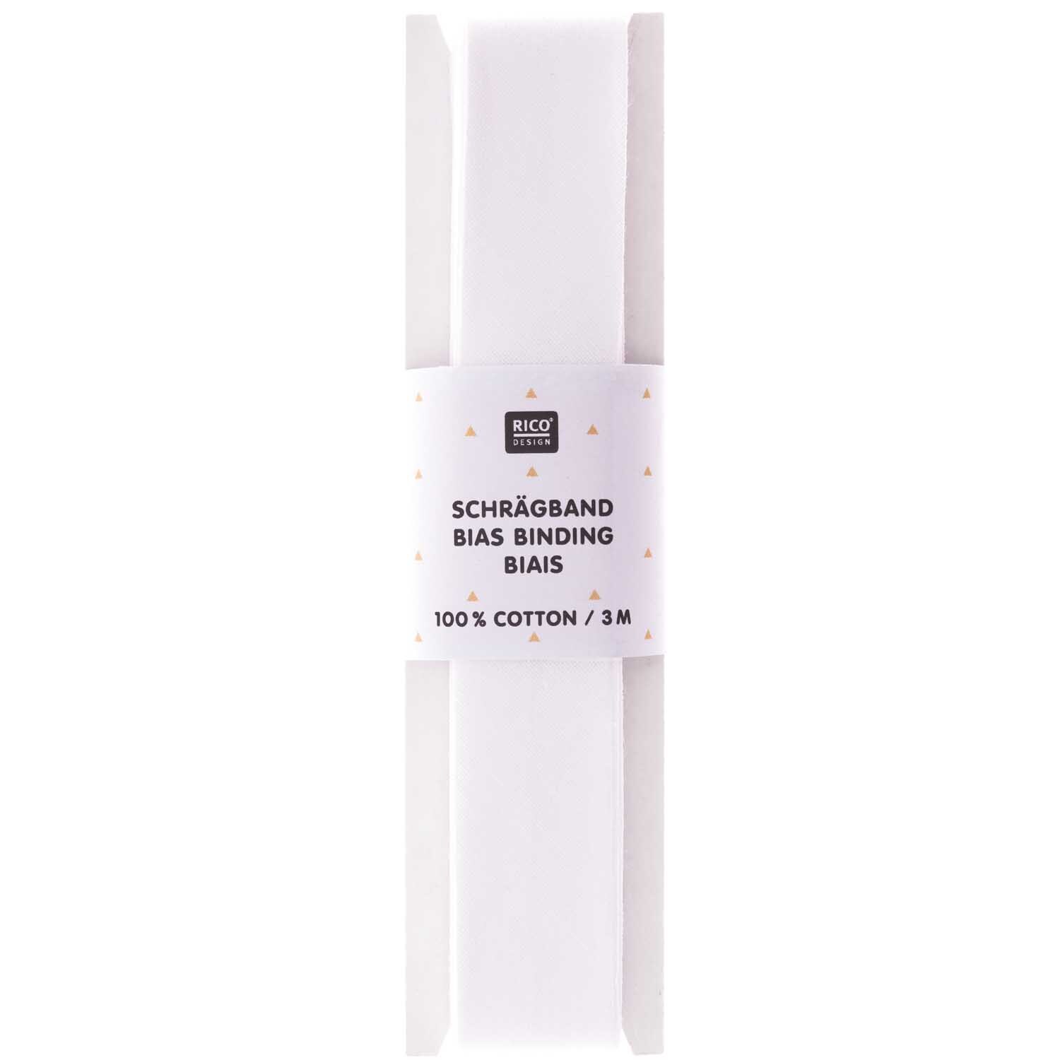 Schrägband 2cmx3m von Rico Design in Weiß, aufgerollt und bereit für Nähprojekte. Ideal für saubere Kantenabschlüsse.