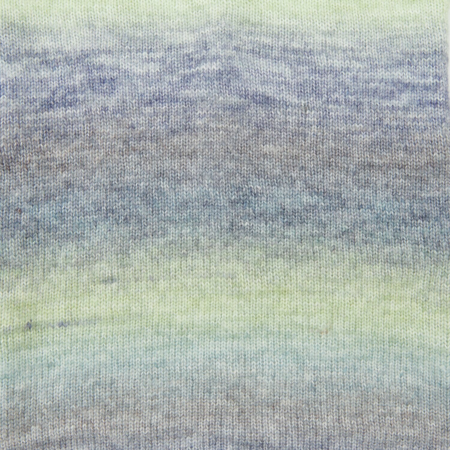 Creative Painted Power, Bay Blues: Weiches Garn in sanften Blau- und Grüntönen, ideal für Strickprojekte.