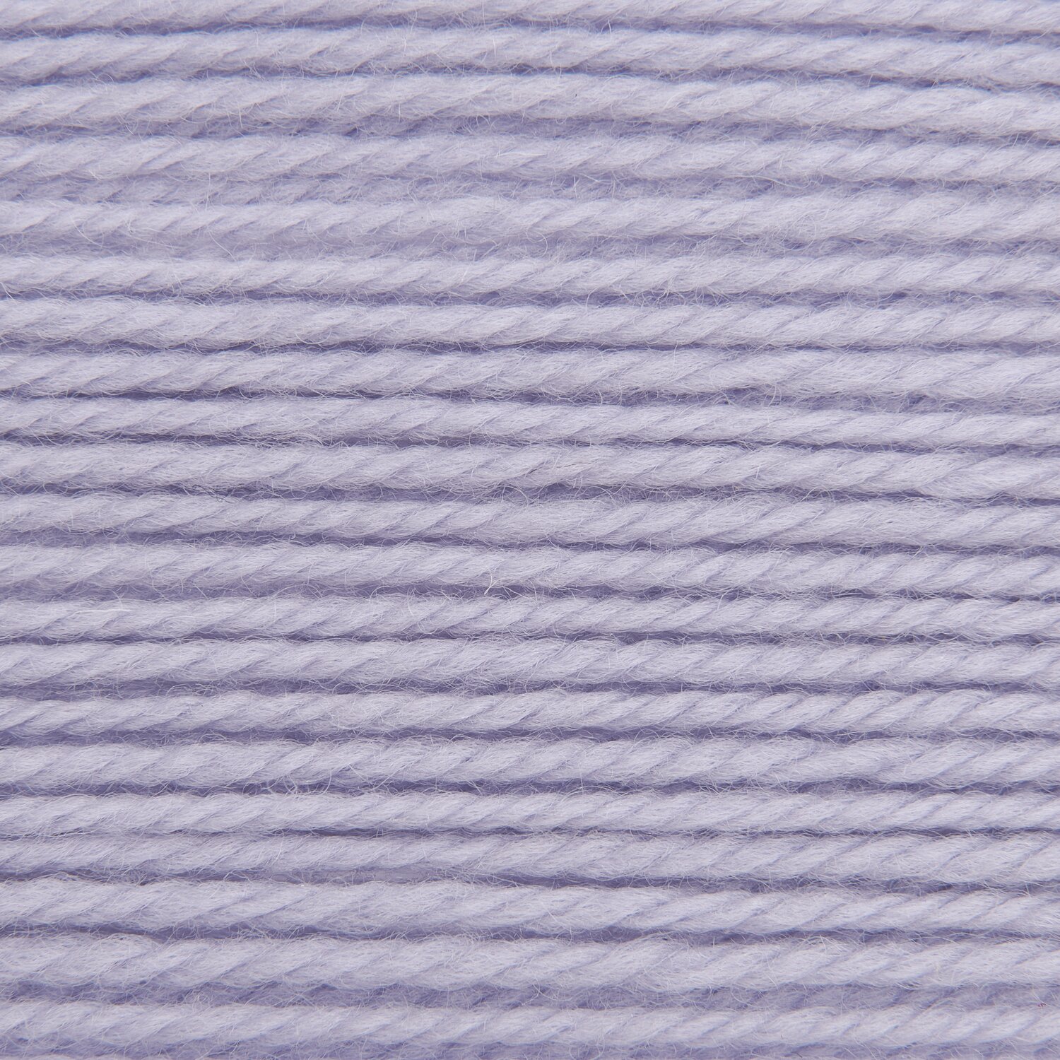 Wickelkarte des Garns Essentials Soft Merino aran in der Farbe 084 Flieder.