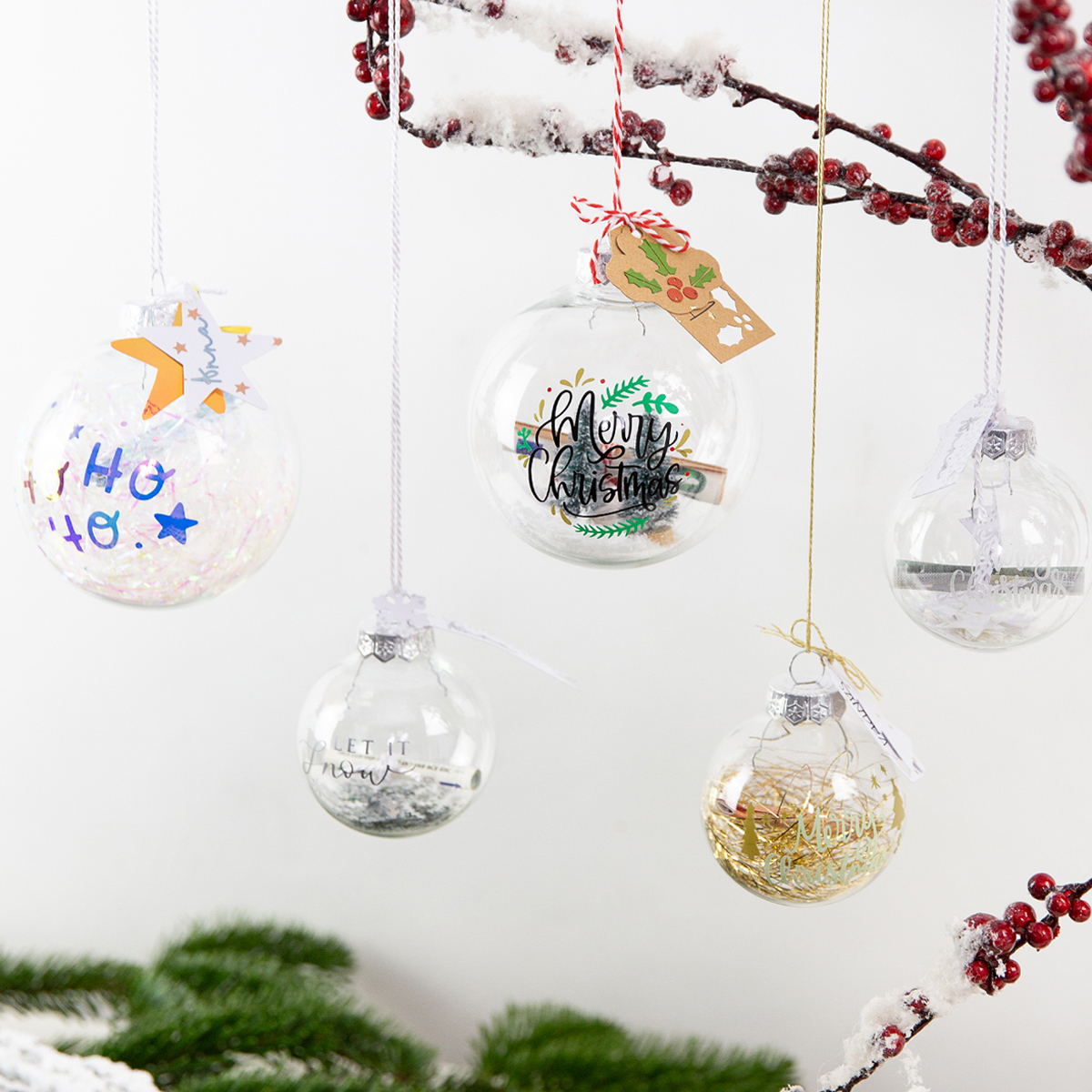 Individuell gestaltete Weihnachtskugeln