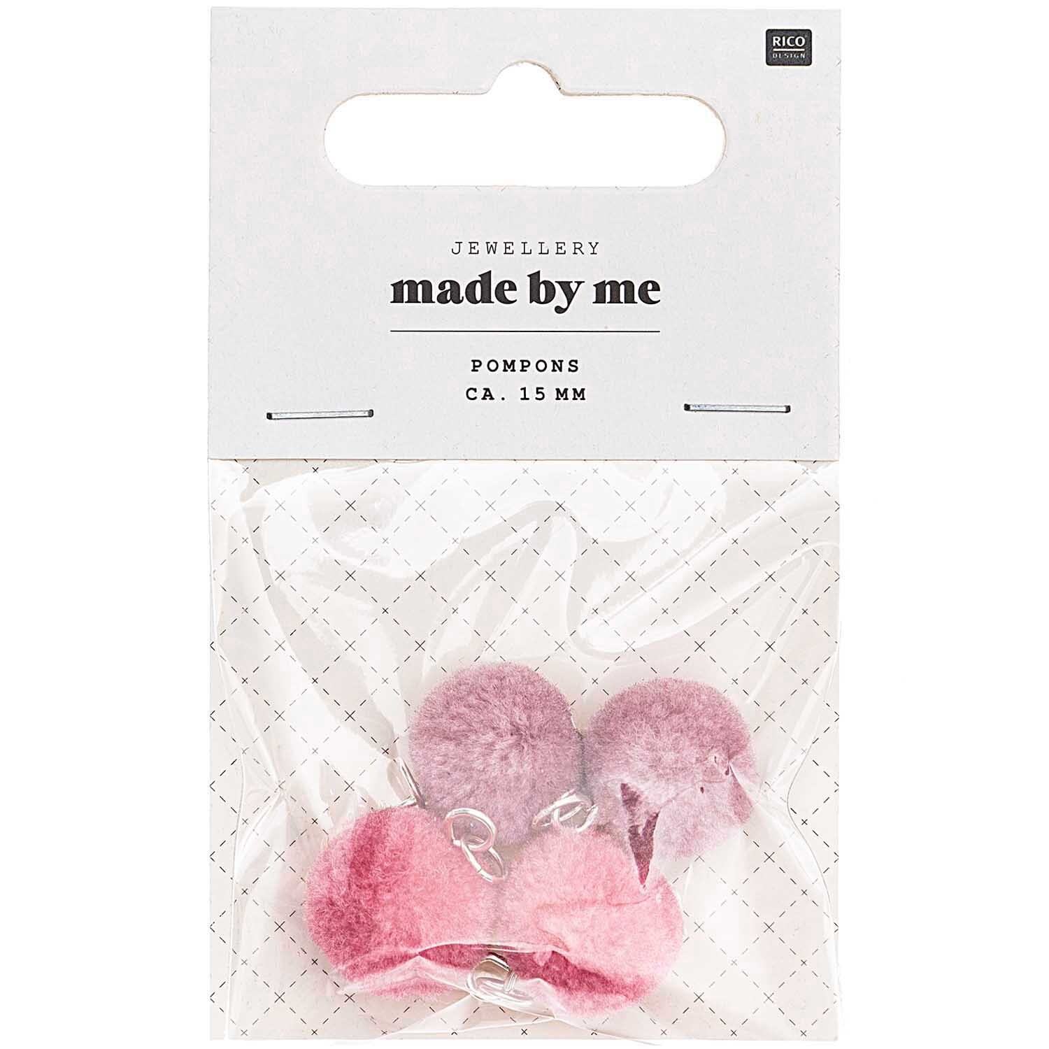 Mini-Pompons mit Öse, 1,5 cm, 4 Stück in zartem Mauve von Rico Design, verpackt in einer transparenten Tüte. Ideal für kreative Projekte.