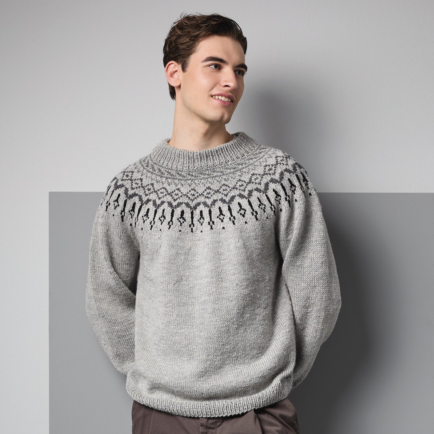 Strickset Pullover Modell 04 aus Made by Me Men No. 3 von Rico Design