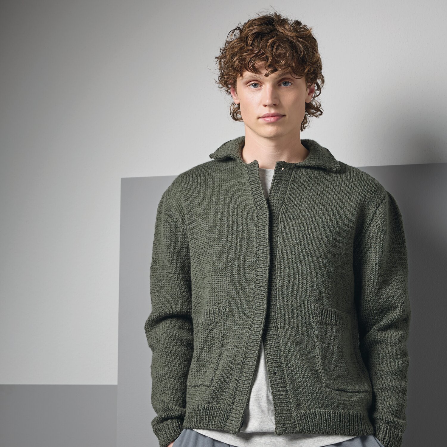 Strickset Jacke Modell 07 aus Made by Me Men No. 3 von Rico Design