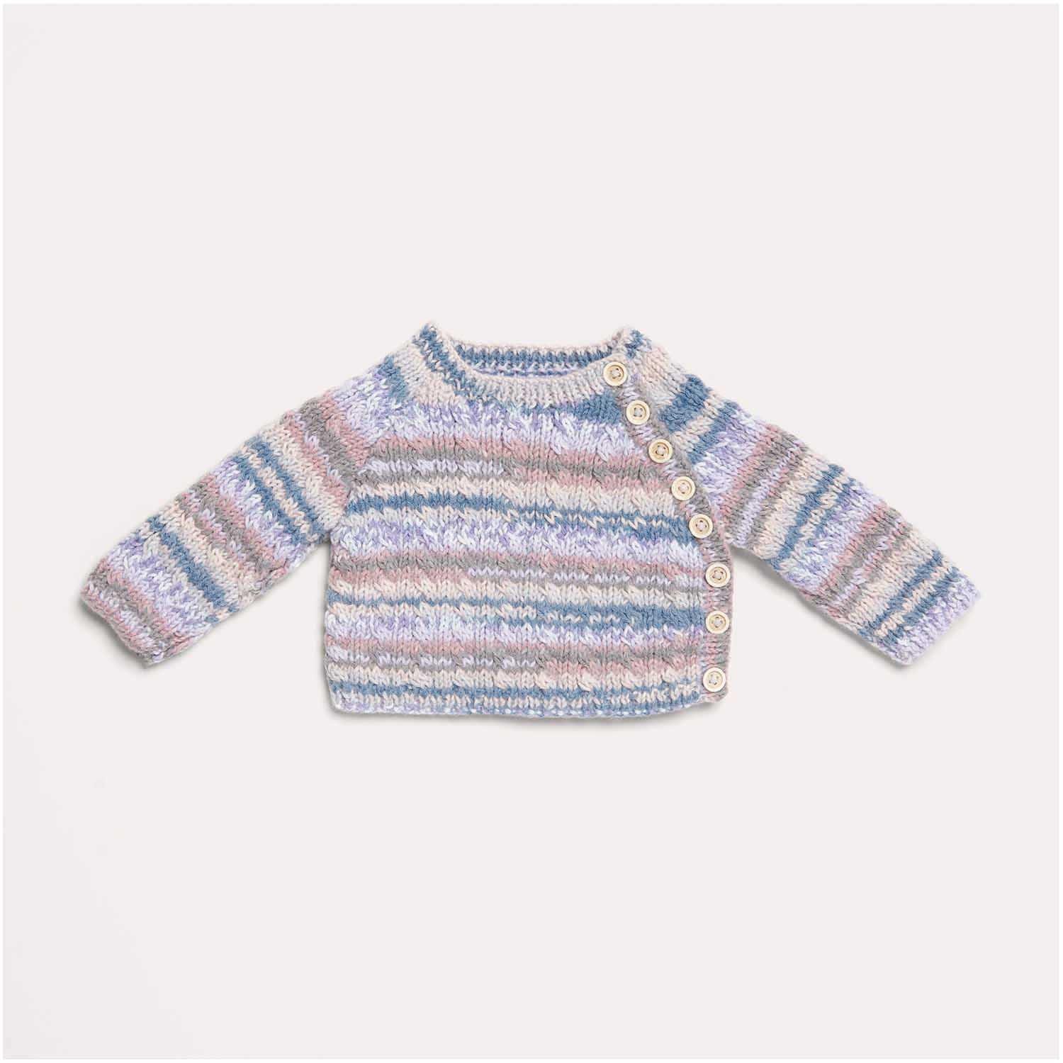 Gestrickte Babyjacke in Lila-Grau-Tönen: Modell 13 aus dem Heft Rico Baby 038