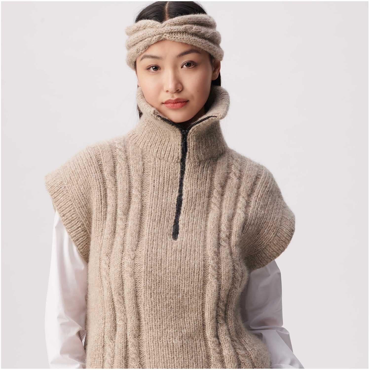Strickset Stirnband Modell 25: Elegantes Stirnband aus der Kollektion Luxury Knits Winter Special in stilvollem Design.