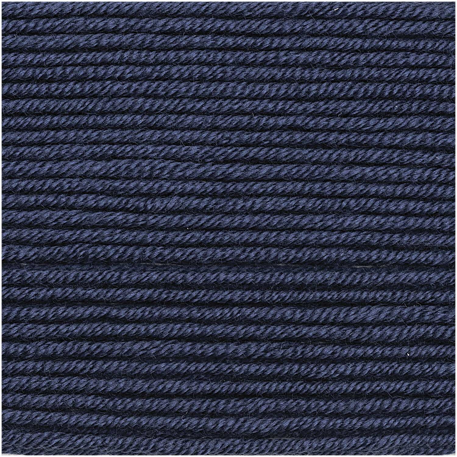 Creative Silky Touch dk, weiches Garn in Marineblau von Rico Design, ideal für Strickprojekte.