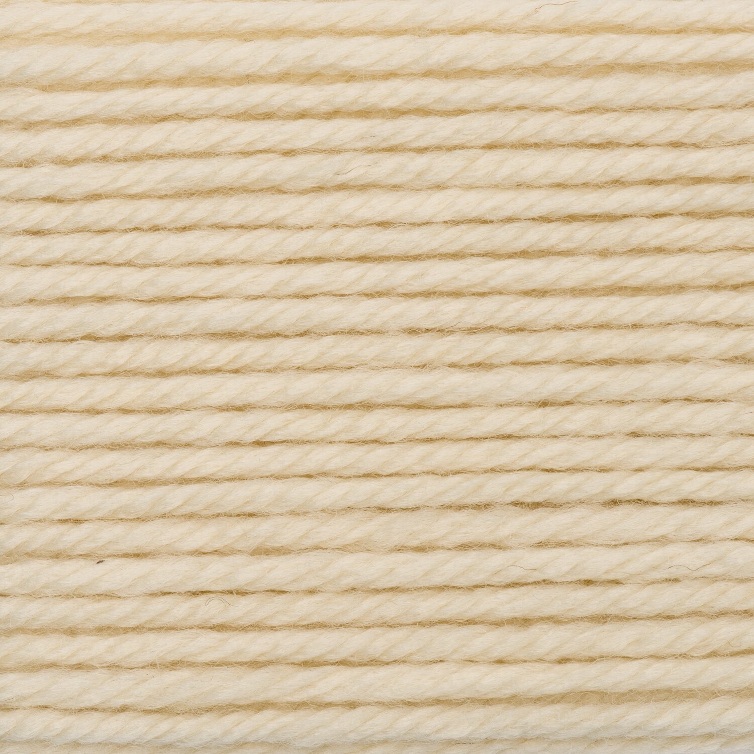 Essentials Mega Wool chunky, Rico Design, 100g 115m, weiches voluminöses Garnknäuel in hellem Naturton, ideal für warme Strick- und Häkelprojekte