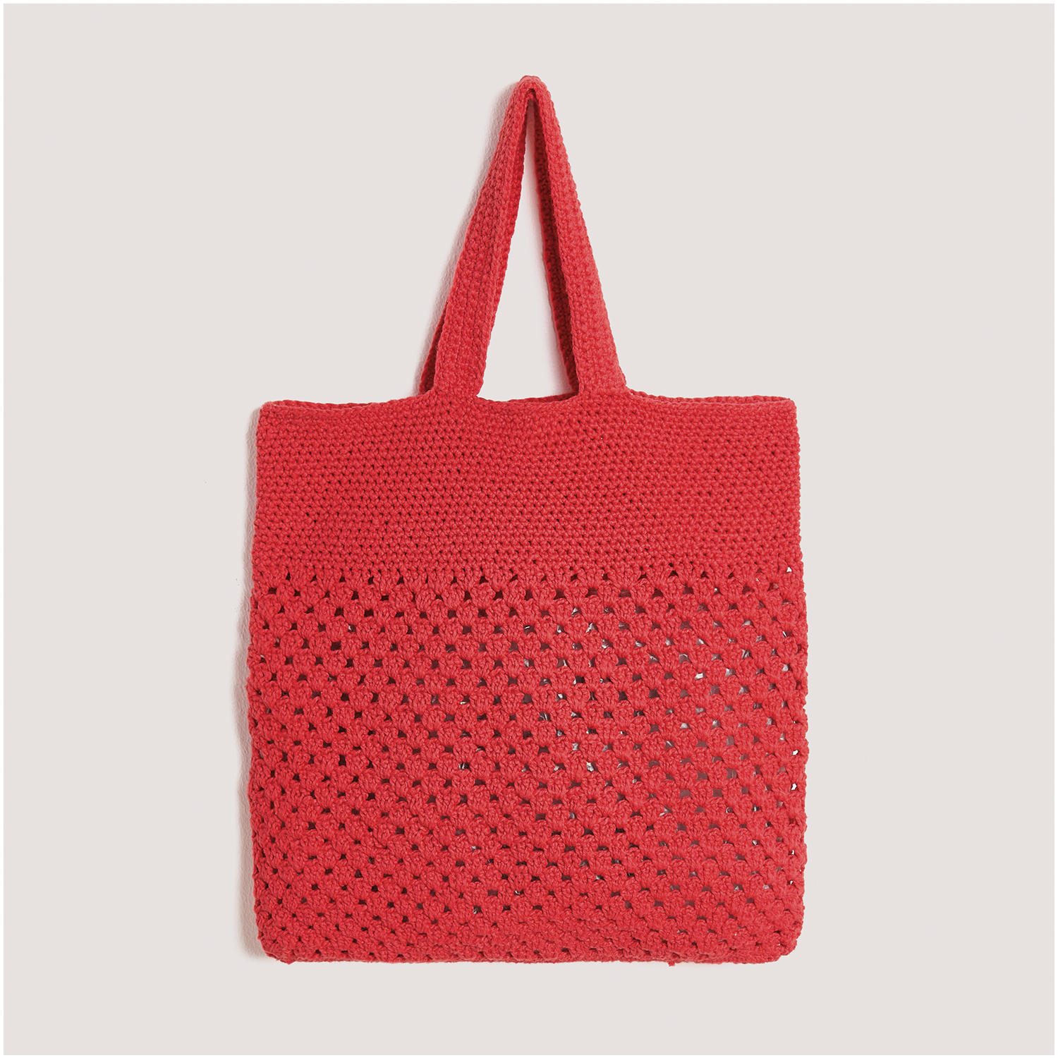 Häkelset Tasche Modell 03 zeigt eine stilvolle, handgefertigte Tasche aus Lovewool Nr. 18 in elegantem Design.
