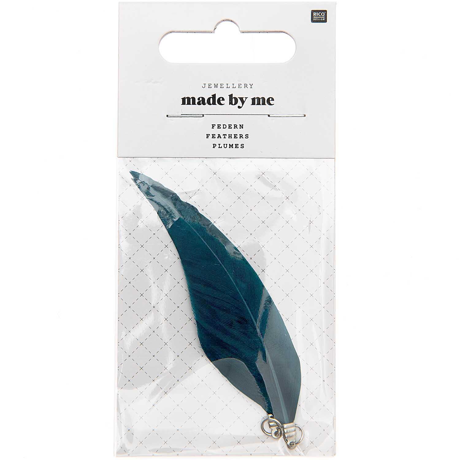 Federn mit Öse 2 Stück in Türkis von Rico Design, ideal für Schmuckherstellung, in Verpackung.