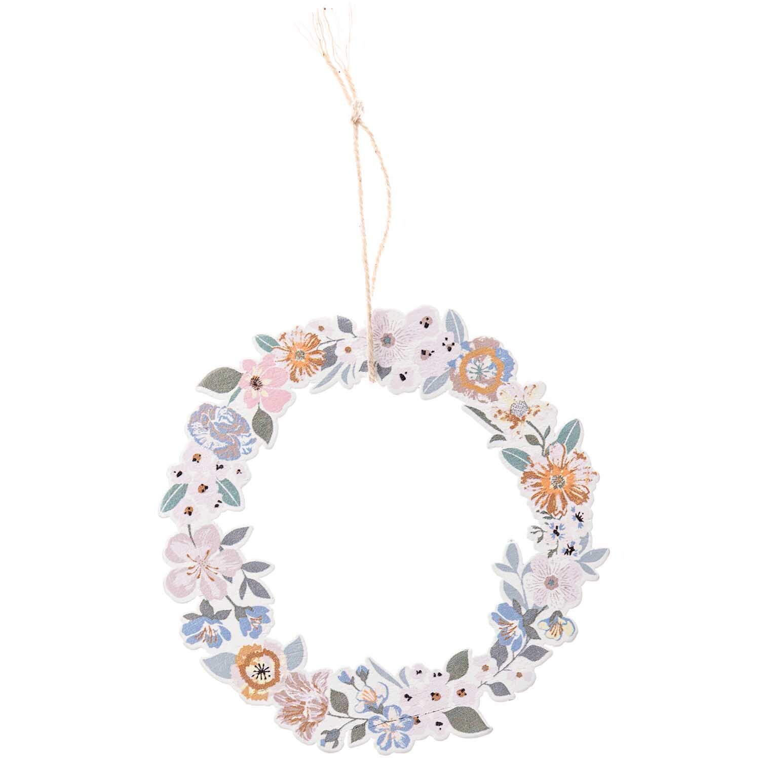 Hänger Blumenkranz bunt 1 Stück: Ein dekorativer Blumenkranz von Rico Design mit zarten Blüten in verschiedenen Farben.