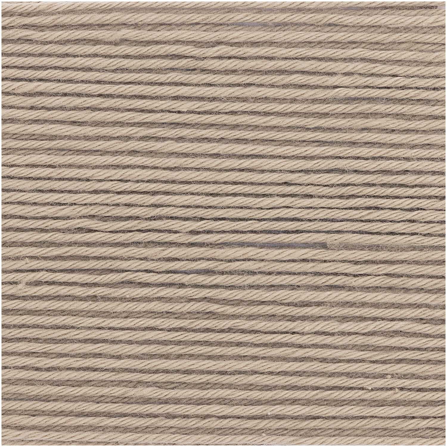 Rico Baby Cotton Soft dk: Weiches Garn in Oliv von Rico Design, 50g Knäuel mit 125m Lauflänge. Ideal für Strickprojekte.