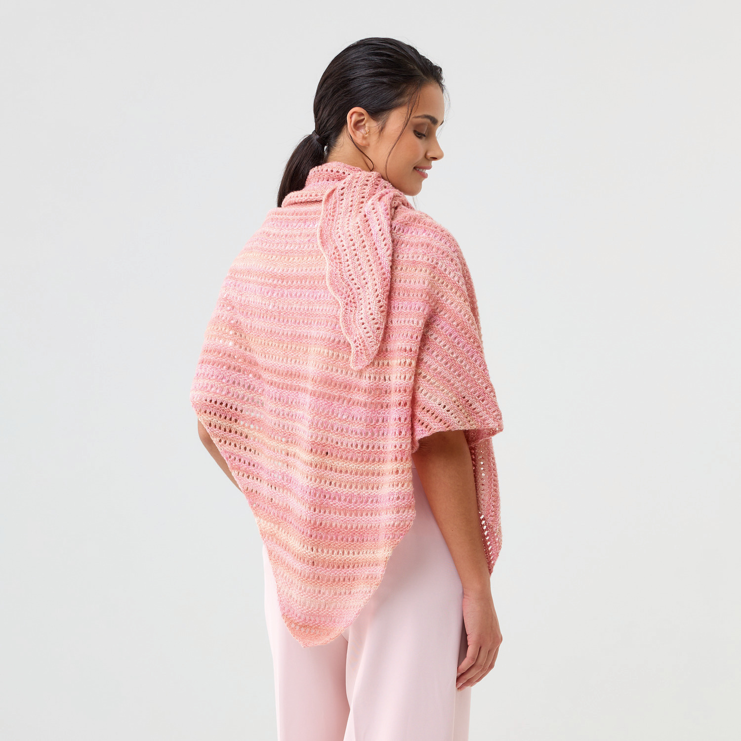 Strickset Dreieckstuch Modell 06 einfädig aus Die Neue Masche Nr. 9 von idee. Creativmarkt