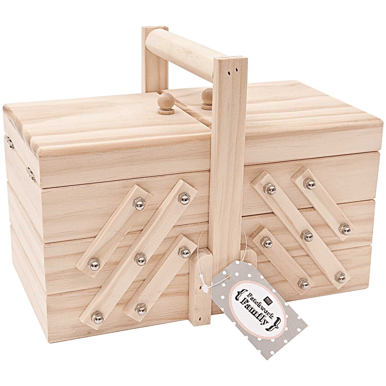 Nähkästchen klein 23x14x14cm aus Holz mit praktischem Griff, ideal für Nähzubehör.