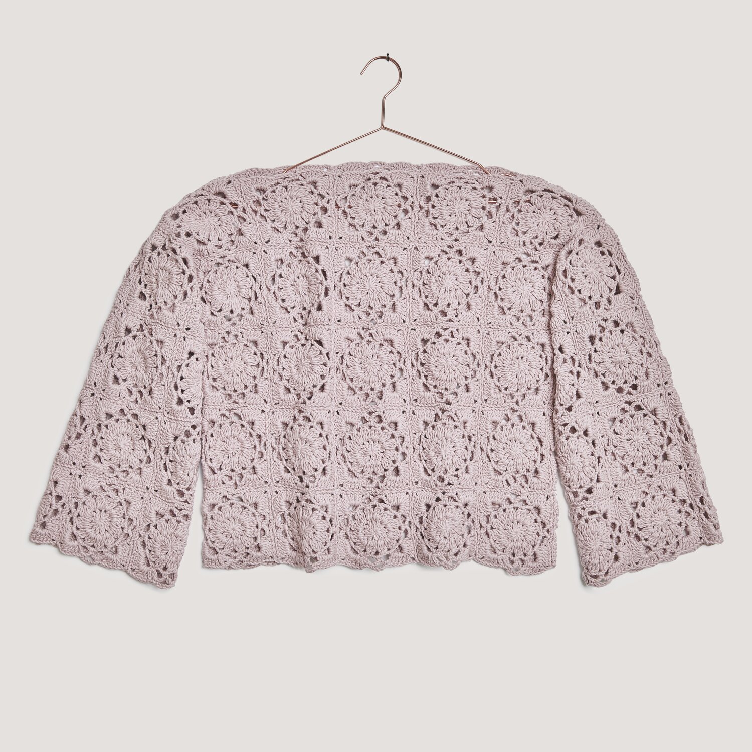 Häkelset Pullover Modell 23: Handgefertigter Pullover in Mauve aus Rico Design Garn, ideal für Frühjahr-Sommer.