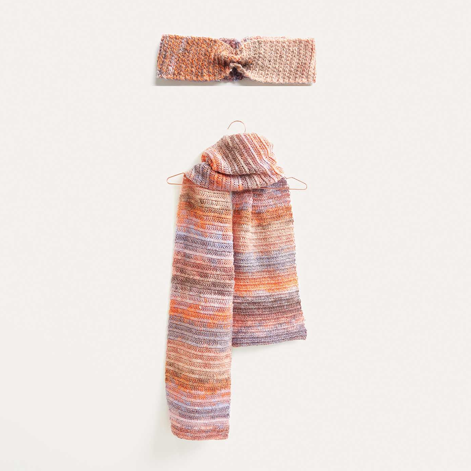 Gestricktes Stirnband und Schal: Modell 06 und 07 aus dem Heft Creative Chic Unique dk Special