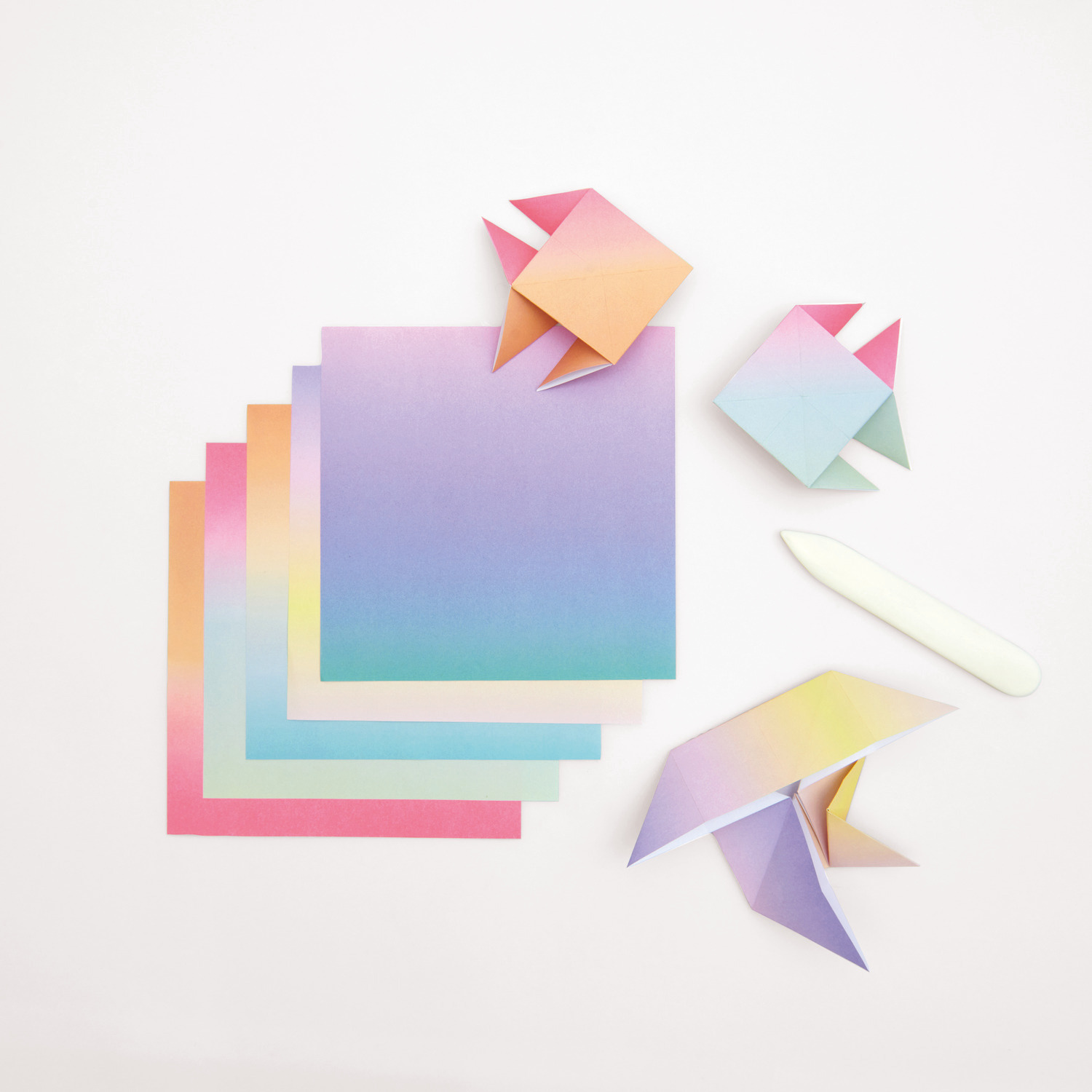 Paper Poetry Origami Linear Gradient: Bunte Origamiblätter in Pastelltönen, 15x15cm, 100 Blatt, mit Faltwerkzeugen.