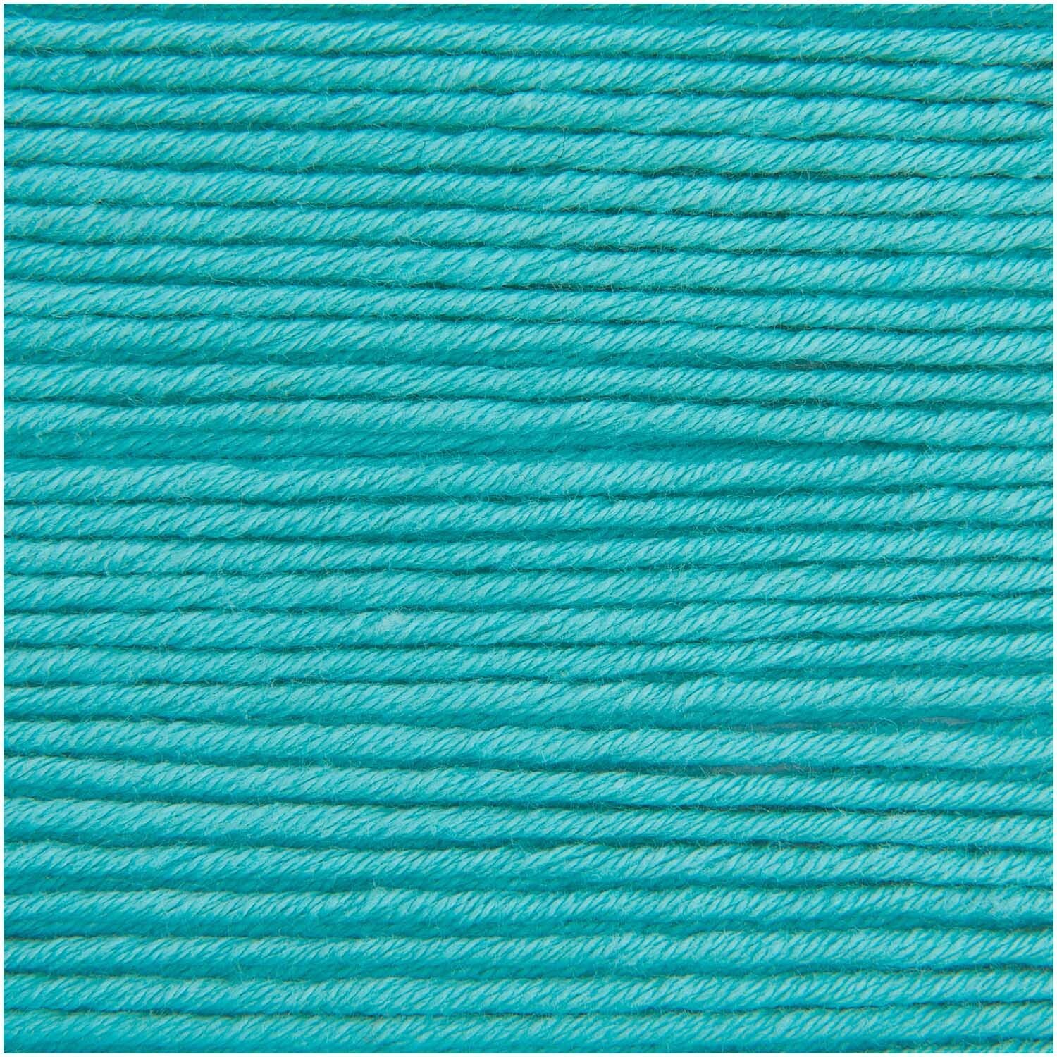 Essentials Organic Cotton aran: Weiches Garn in Türkis von Rico Design, ideal für Strickprojekte.