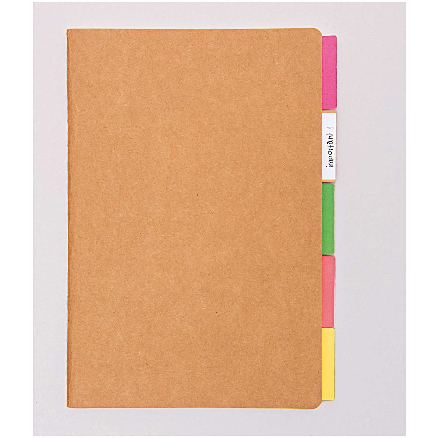 Paper Poetry Notizbuch A5 mit Kraftpapierumschlag, kariert, von Rico Design, mit bunten Registerkarten.