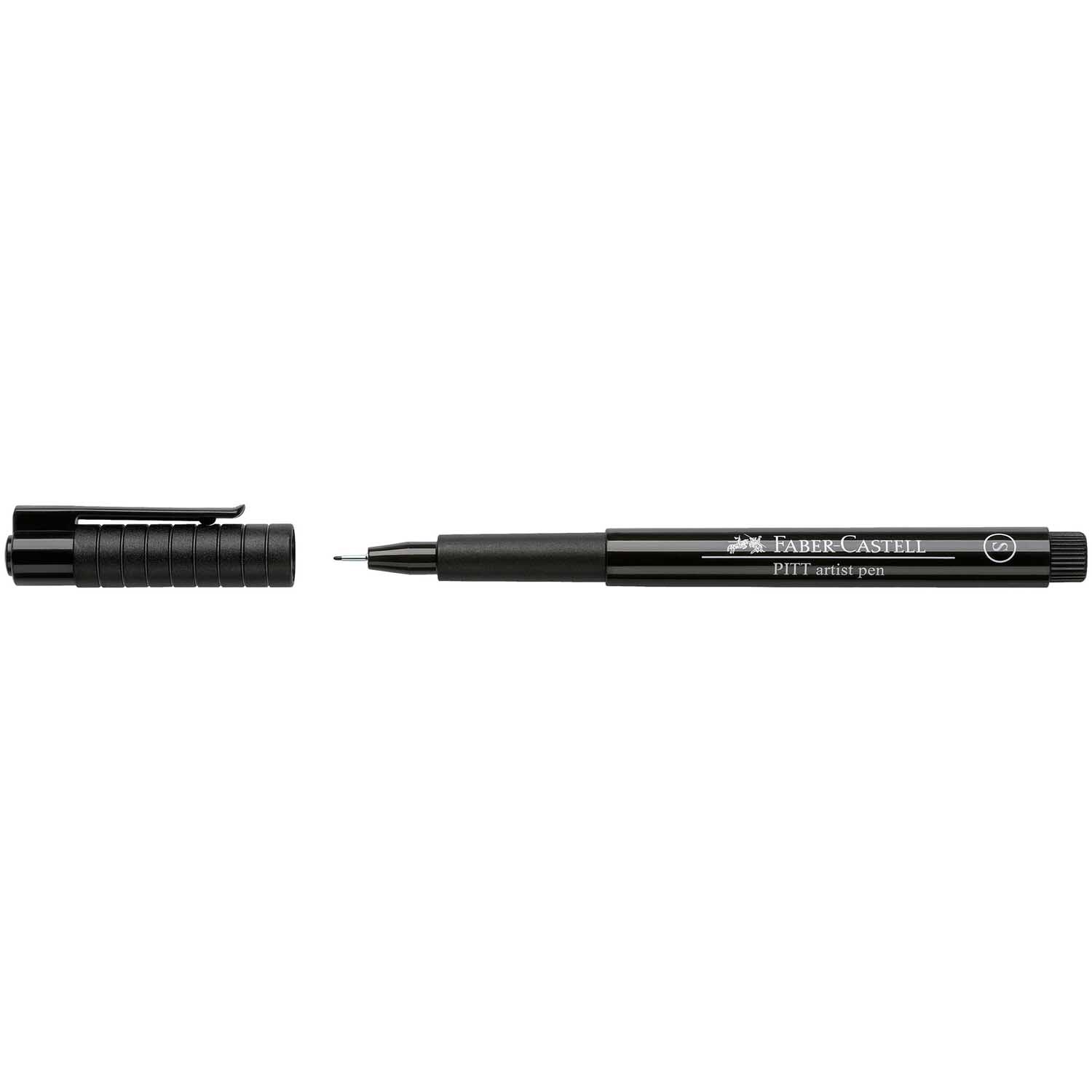 PITT artist pen superfine von Faber Castell in Schwarz, mit abgenommenem Deckel, auf schwarzem Hintergrund.