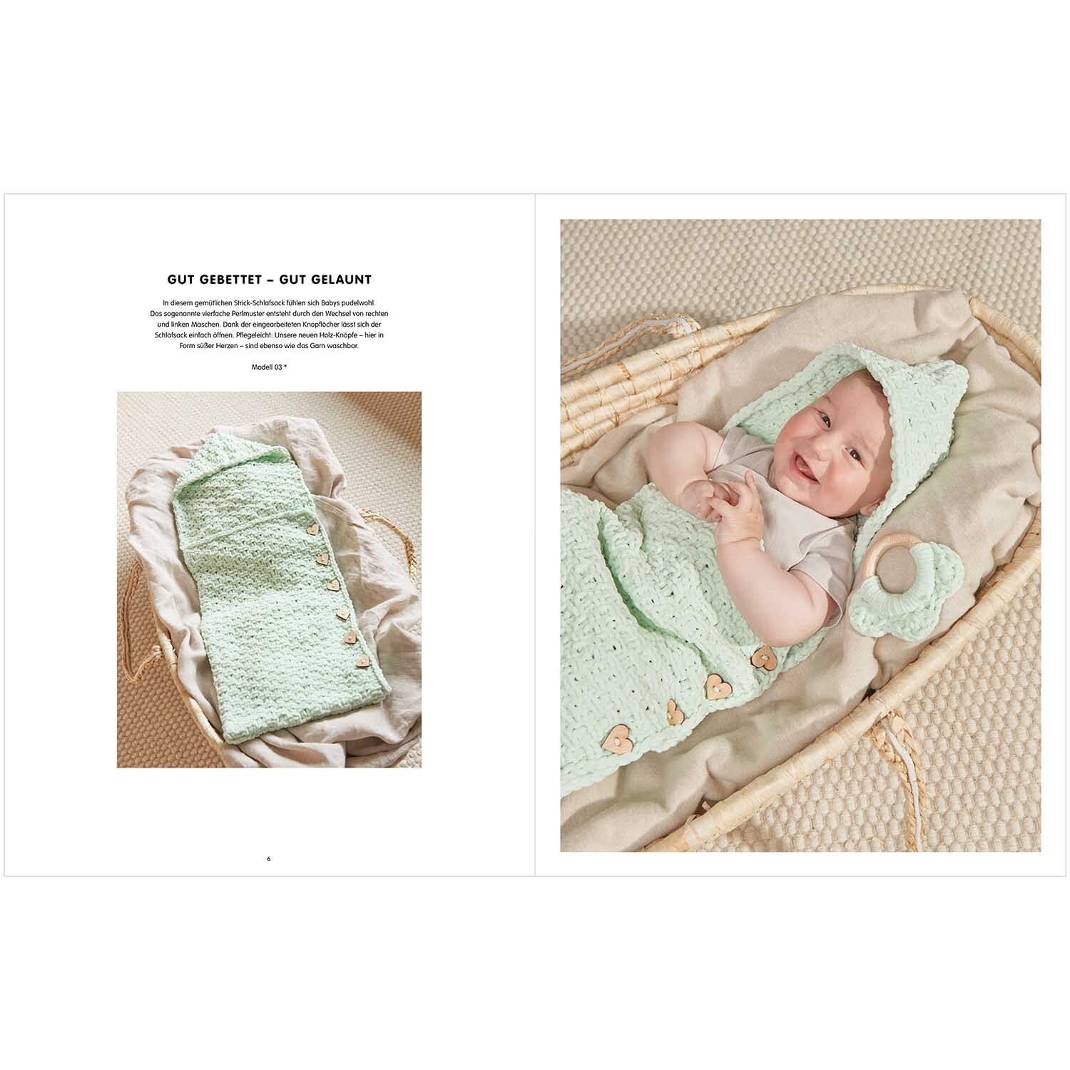 Baby Chenillove: Ein Baby liegt in einem mintgrünen Strickset von Rico Design in einem Korb.