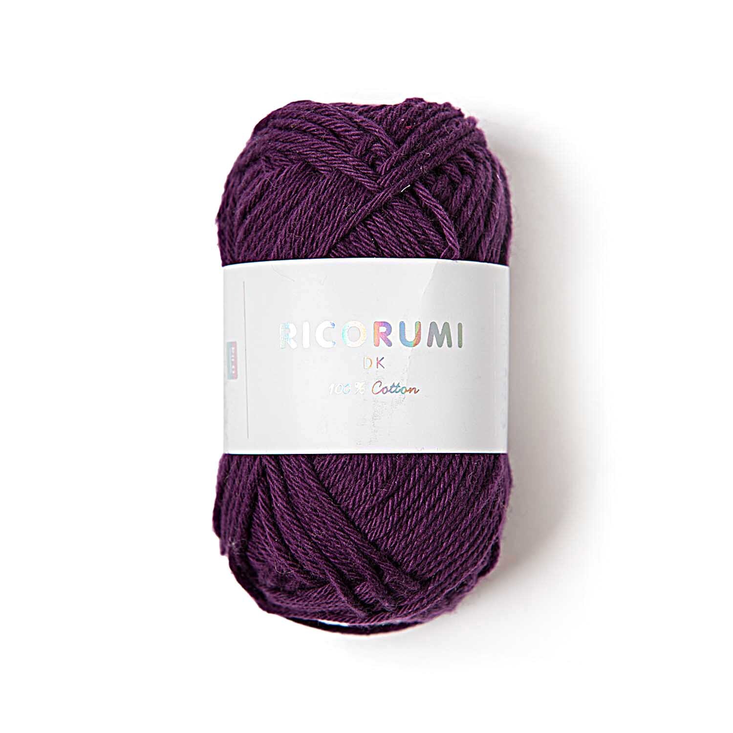 Creative Ricorumi dk Häkelset mit lila Garn von Rico Design, ideal für kreative Projekte.