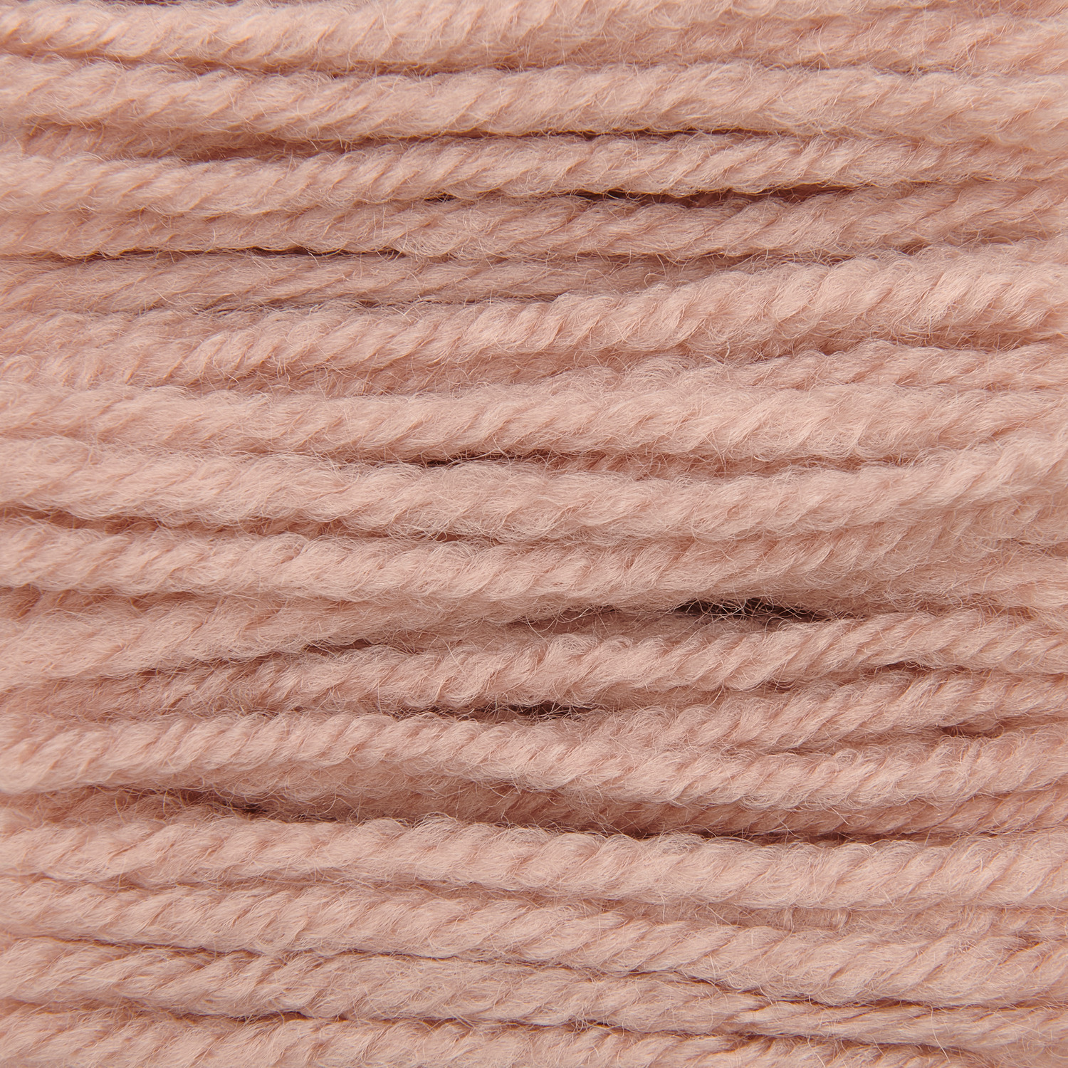 Rico Hooki Hooki Knüpfgarn in weichem Altrosa, ideal für kreative Handarbeiten und Projekte. Hochwertige Qualität von Rico Design.