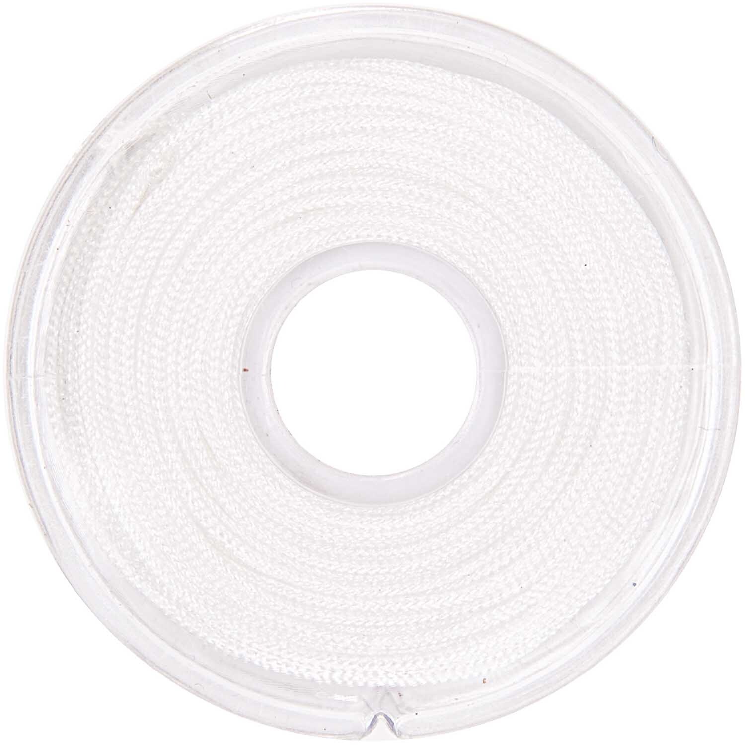 Makrameeband 1mm 10m von Rico Design in Weiß, aufgerollt auf einer transparenten Spule. Ideal für kreative Projekte.