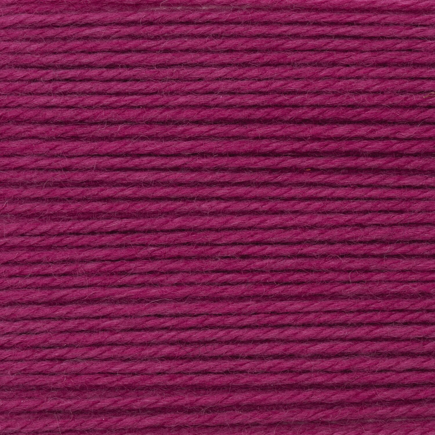 Wickelkarte des Garns Essentials Soft Merino aran in der Farbe 107 Erika.